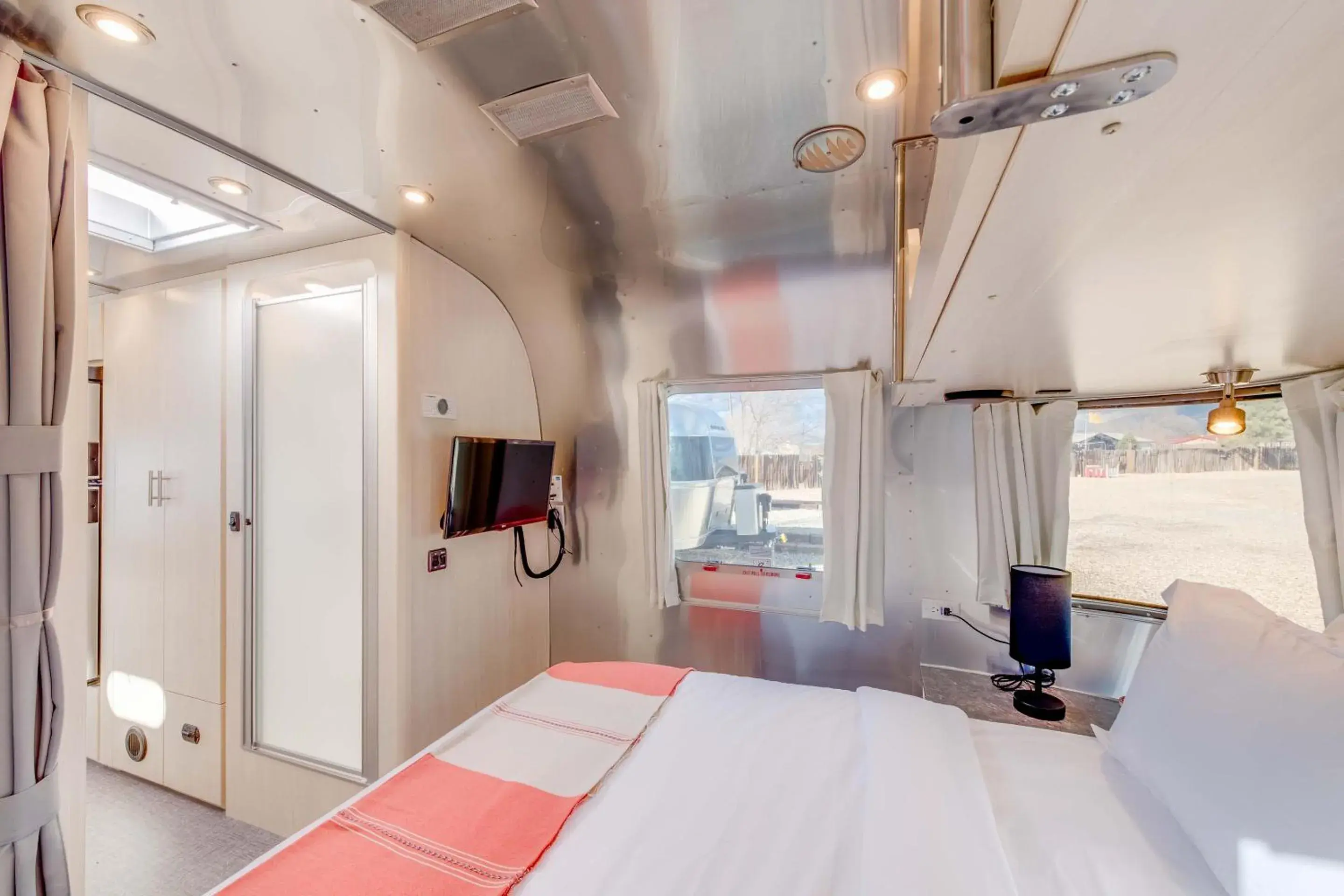 Bedroom, Bed in Taos Motor Lodge Bedroom, Bed in Taos Motor Lodge