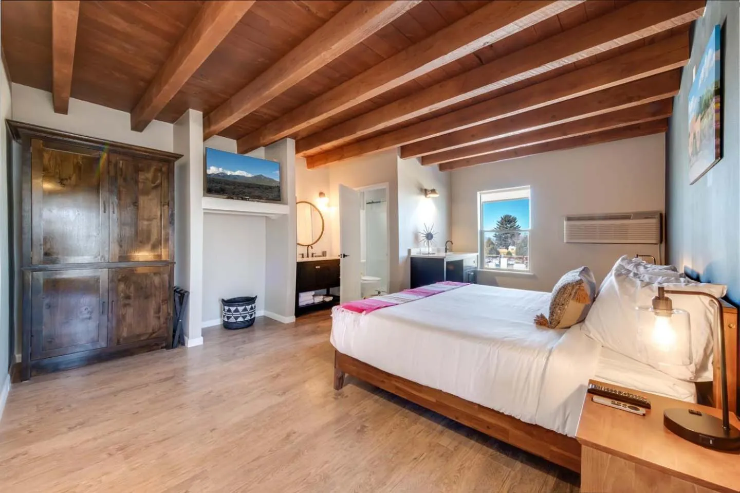 Bed in Taos Motor Lodge