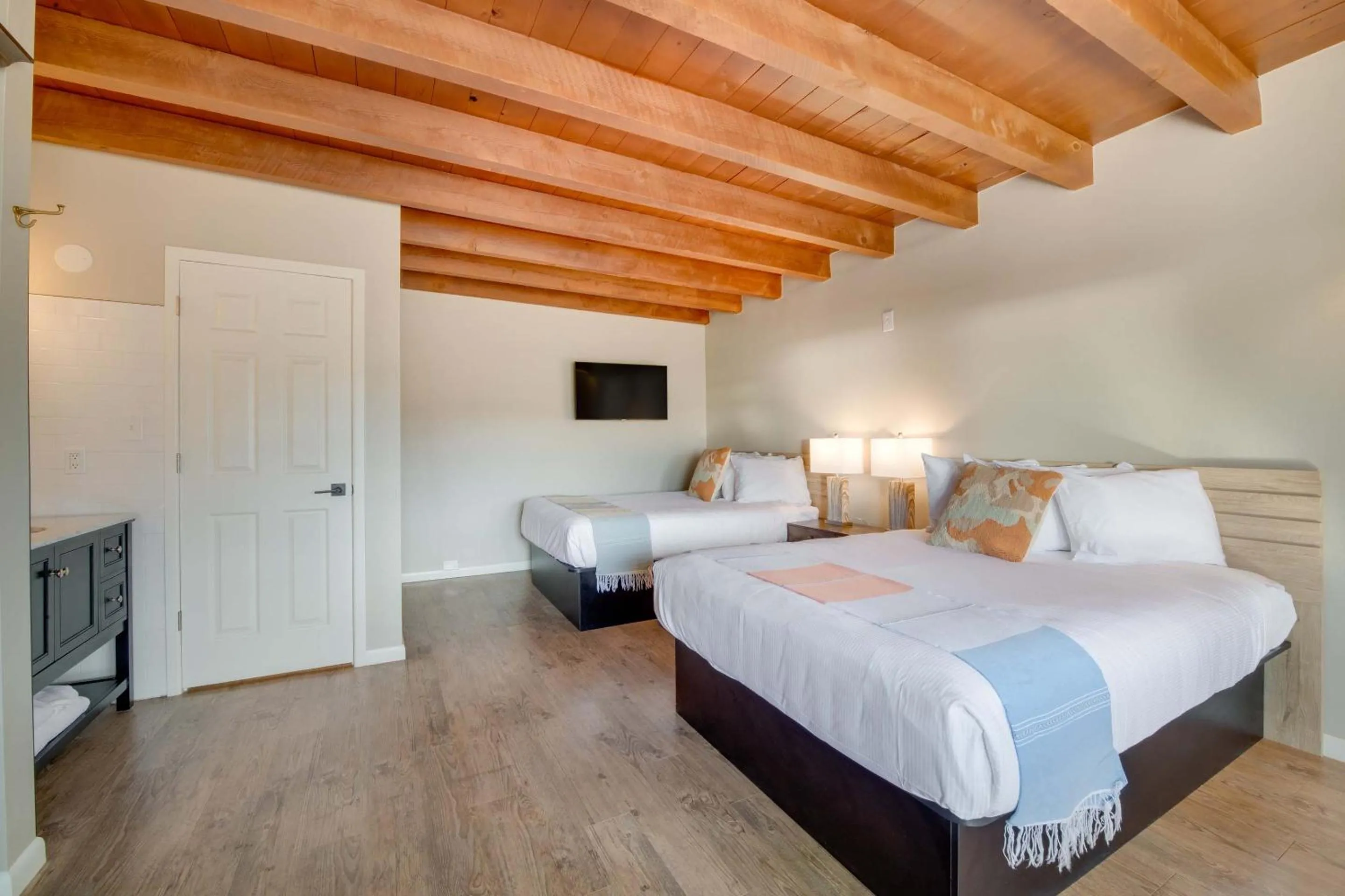 Bedroom, Bed in Taos Motor Lodge