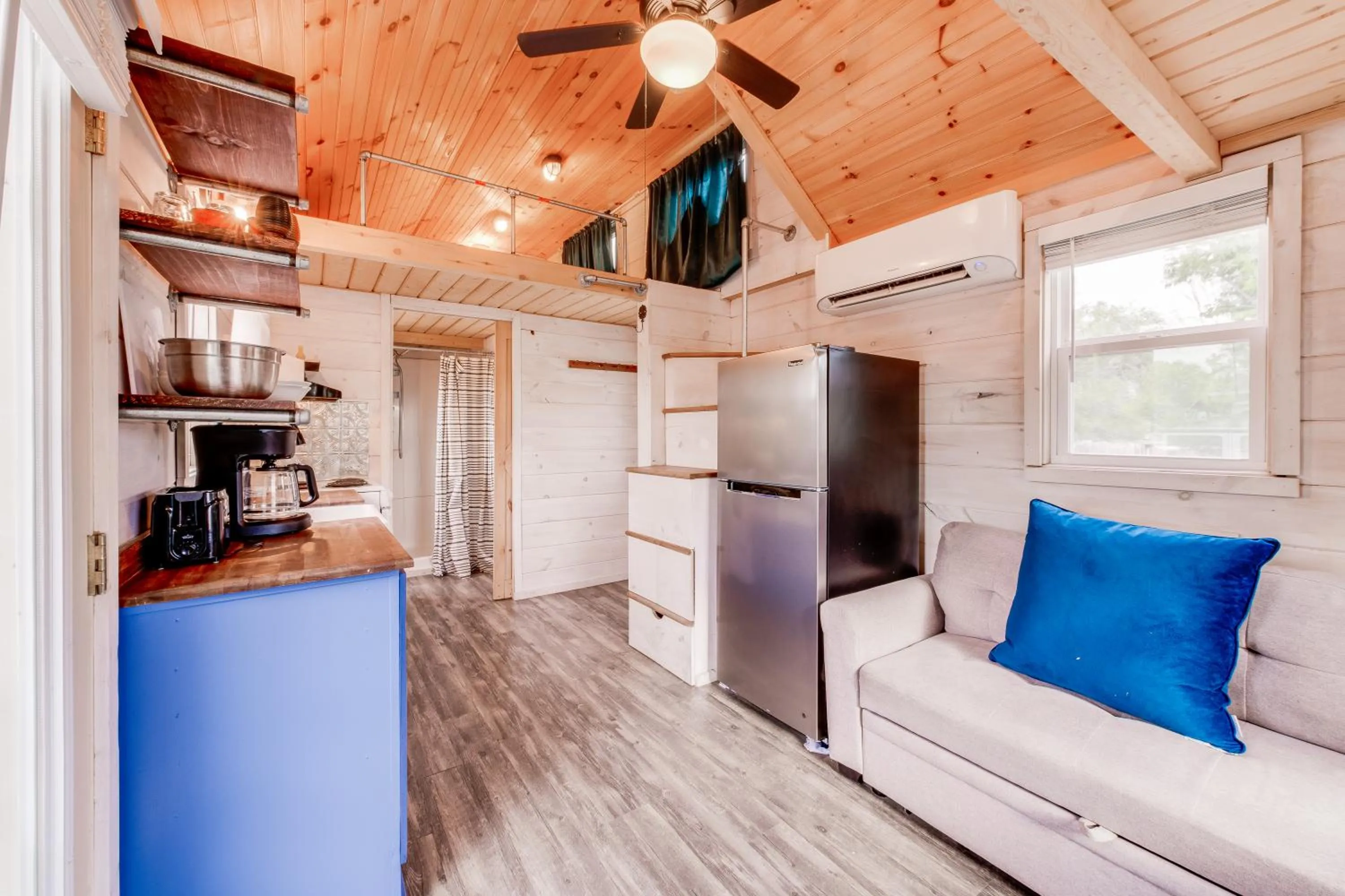 kitchen in Taos Motor Lodge