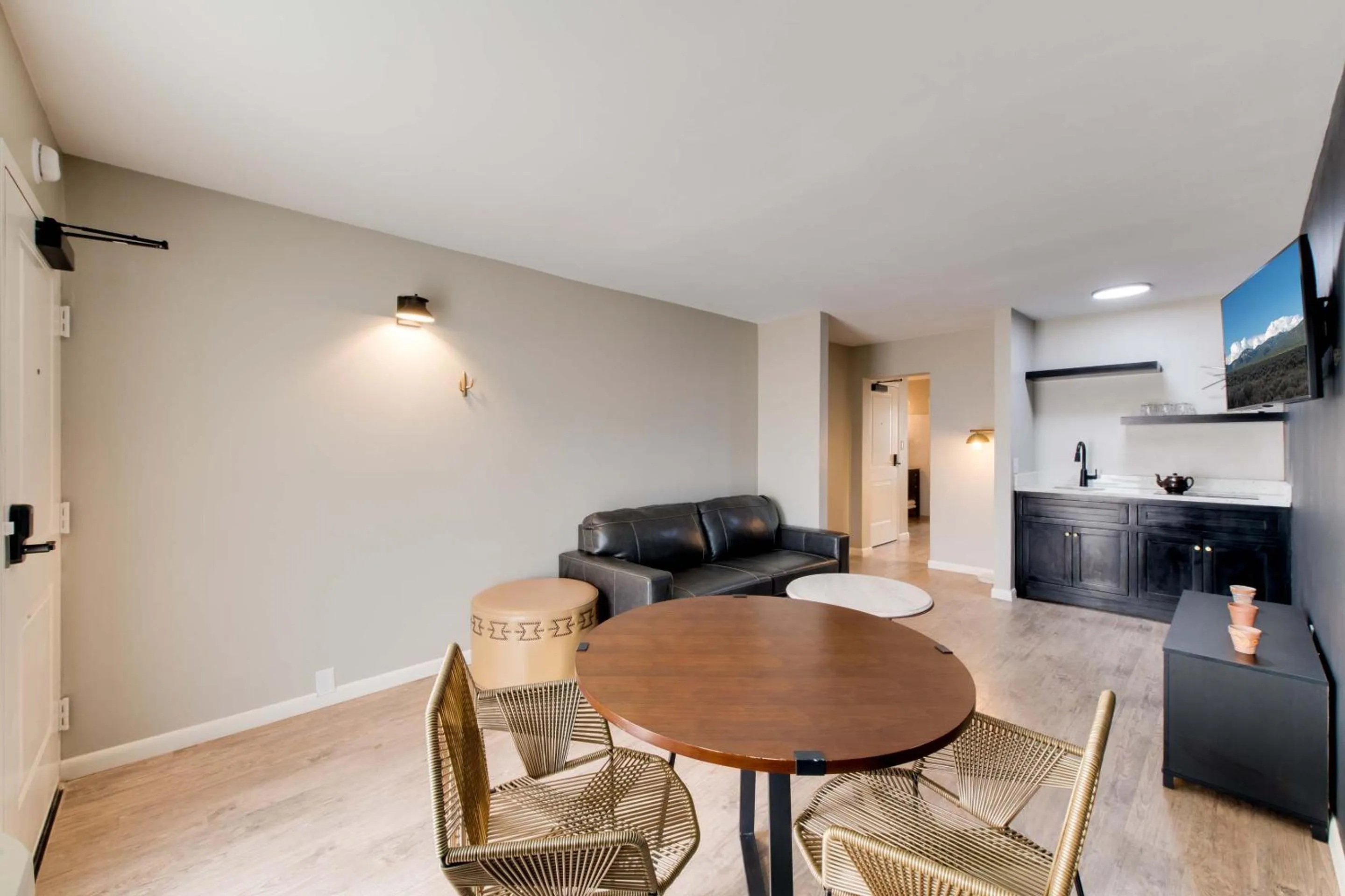 Seating area in Taos Motor Lodge