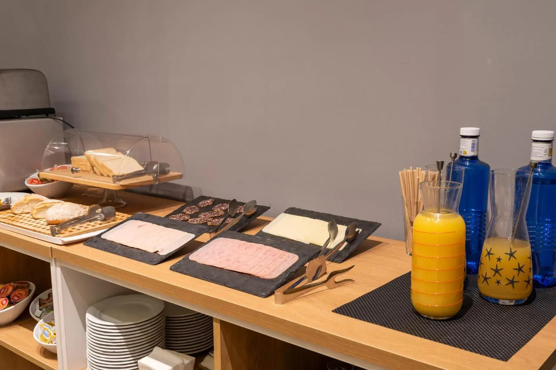 Breakfast in Hotel Alda Río Tormes Breakfast in Hotel Alda Río Tormes