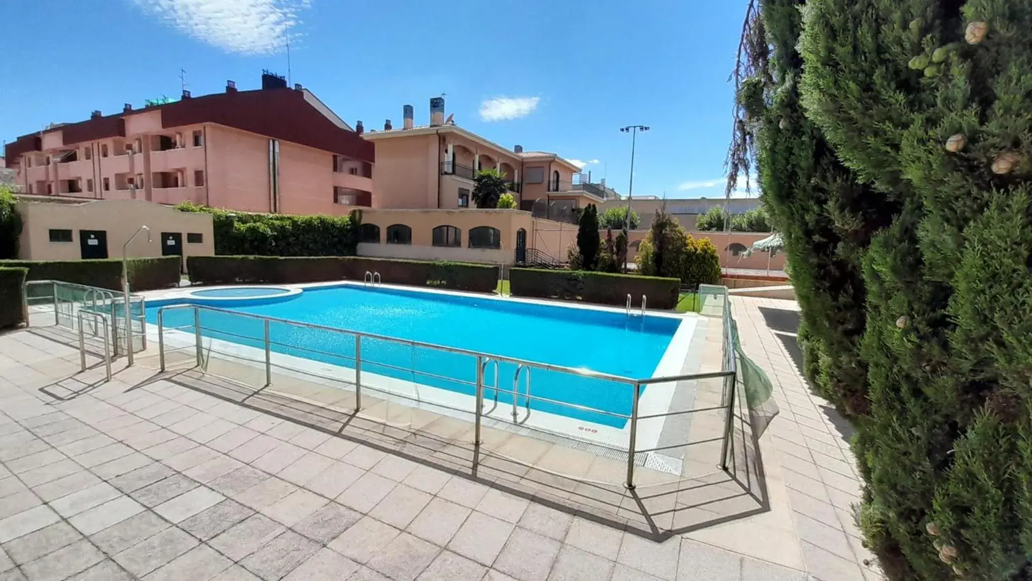 Swimming pool in Hotel Alda Río Tormes Swimming pool in Hotel Alda Río Tormes
