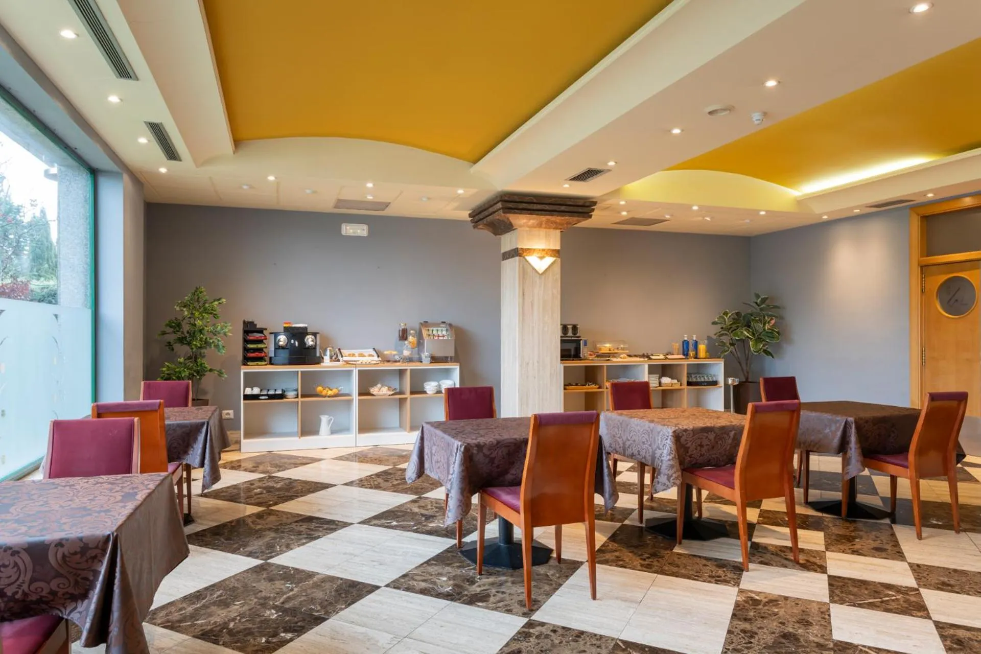 Coffee/tea facilities in Hotel Alda Río Tormes