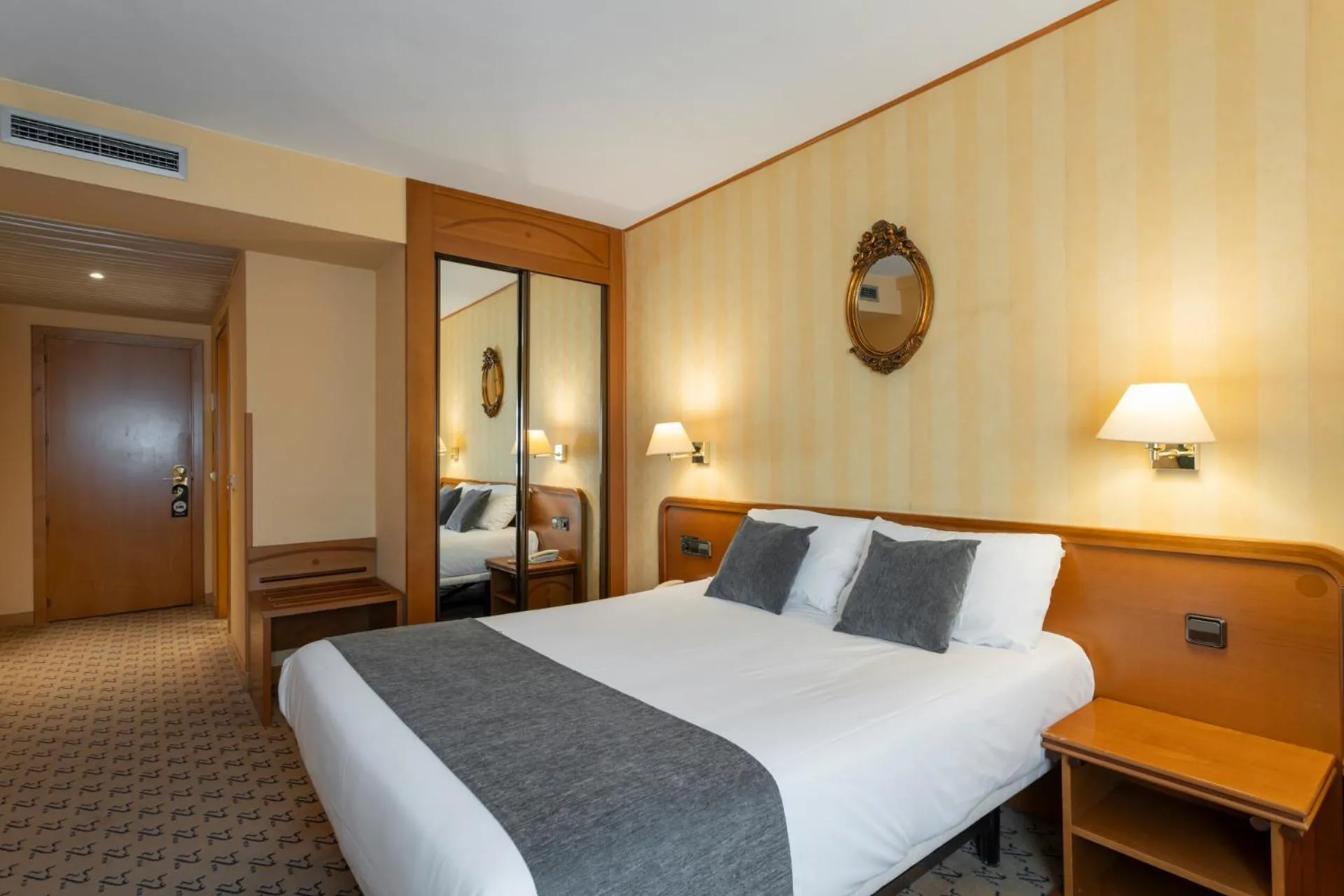 Photo of the whole room, Bed in Hotel Alda Río Tormes