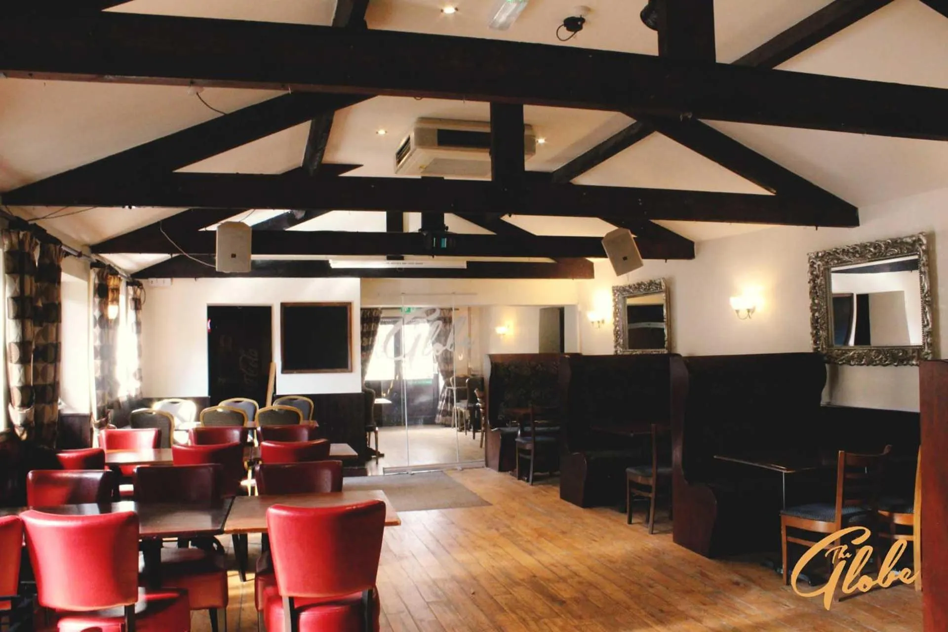 Dining area in The Globe Inn