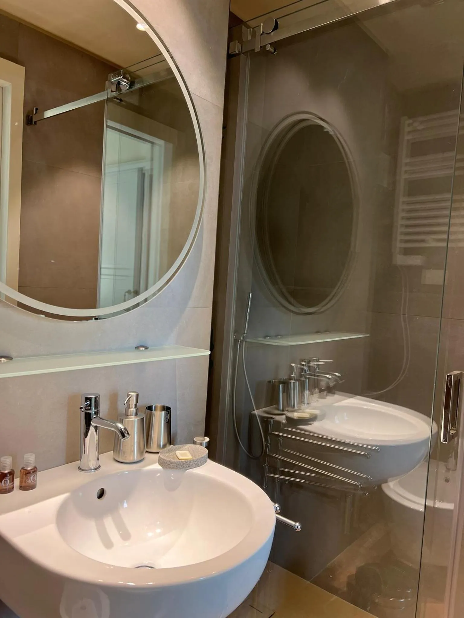 Shower in Puleera Boutique Hotel