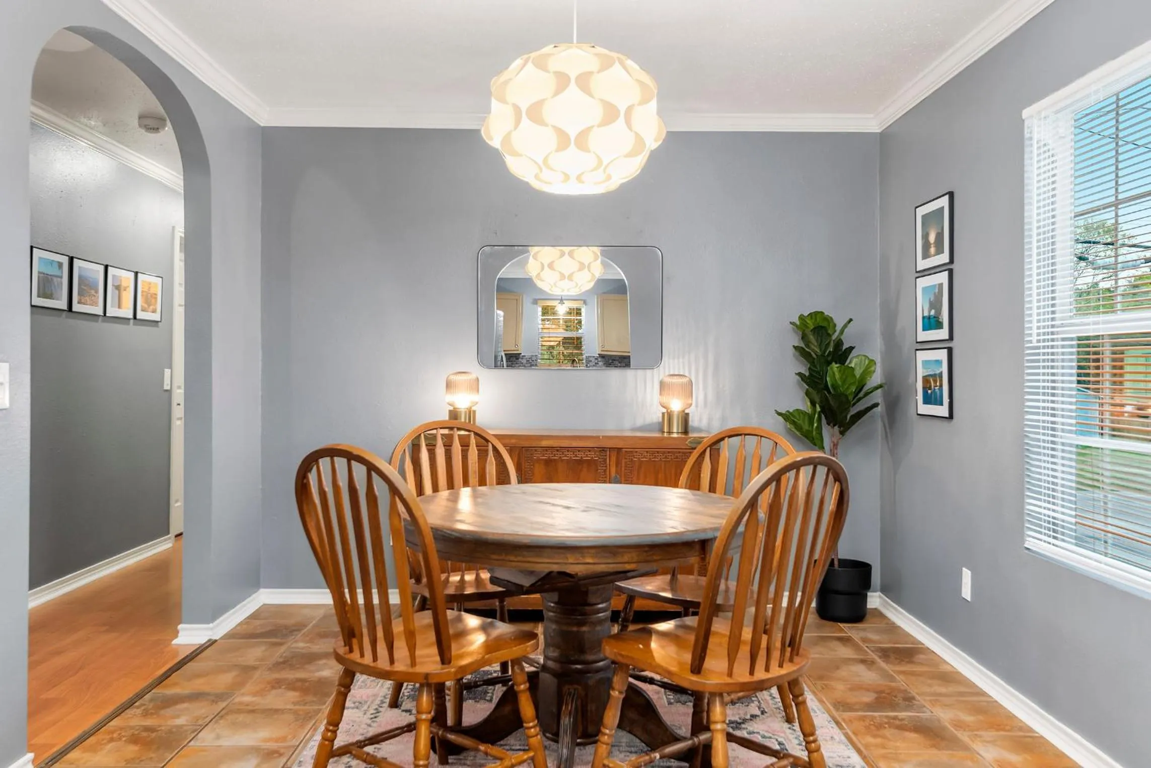 Dining area in Sunnyside Retreat