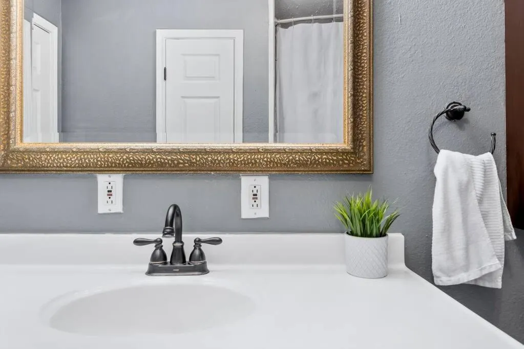 Bathroom in Sunnyside Retreat