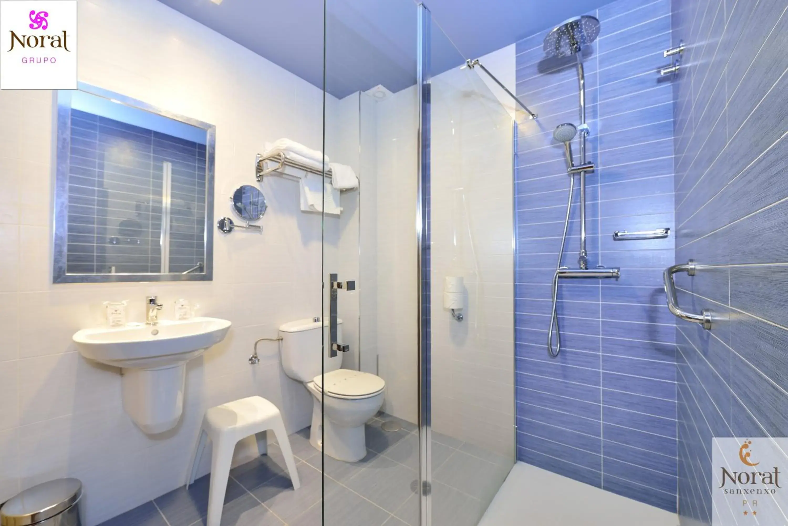 Bathroom in Nuevo Norat Sanxenxo Bathroom in Nuevo Norat Sanxenxo