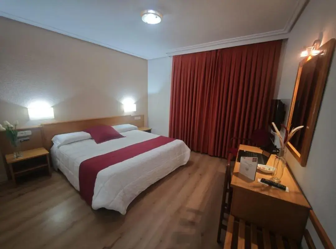 Bed in Hotel Helmántico Bed in Hotel Helmántico