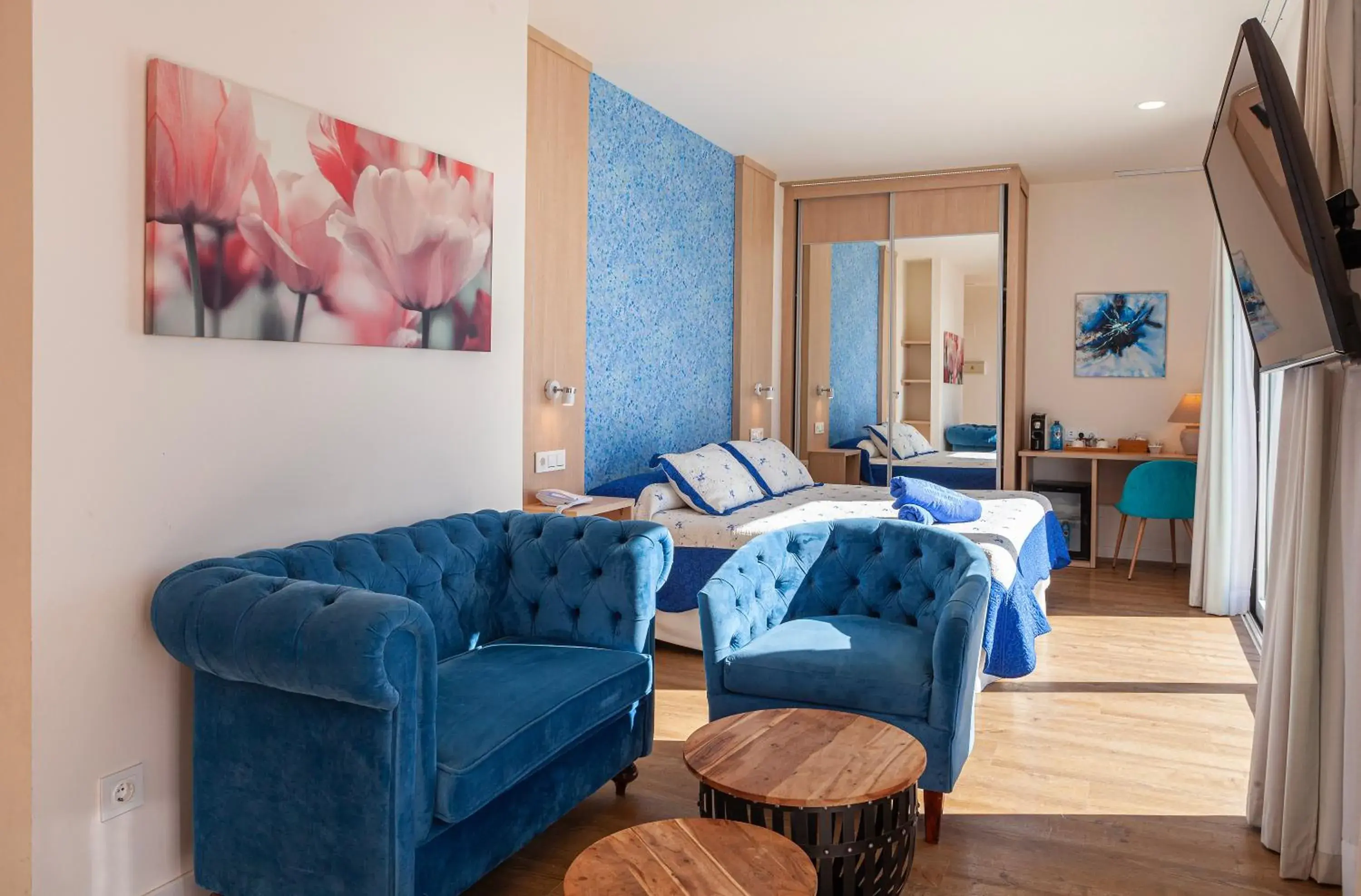 Deluxe Double Room with Side Sea View in Hotel Alay - Adults Only Recommended Deluxe Double Room with Side Sea View in Hotel Alay - Adults Only Recommended