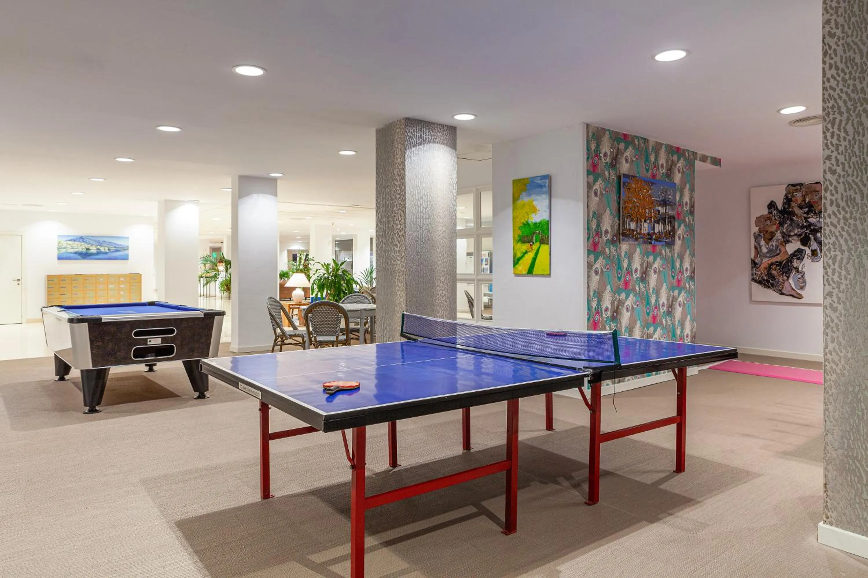 Game Room in Hotel Alay - Adults Only Recommended