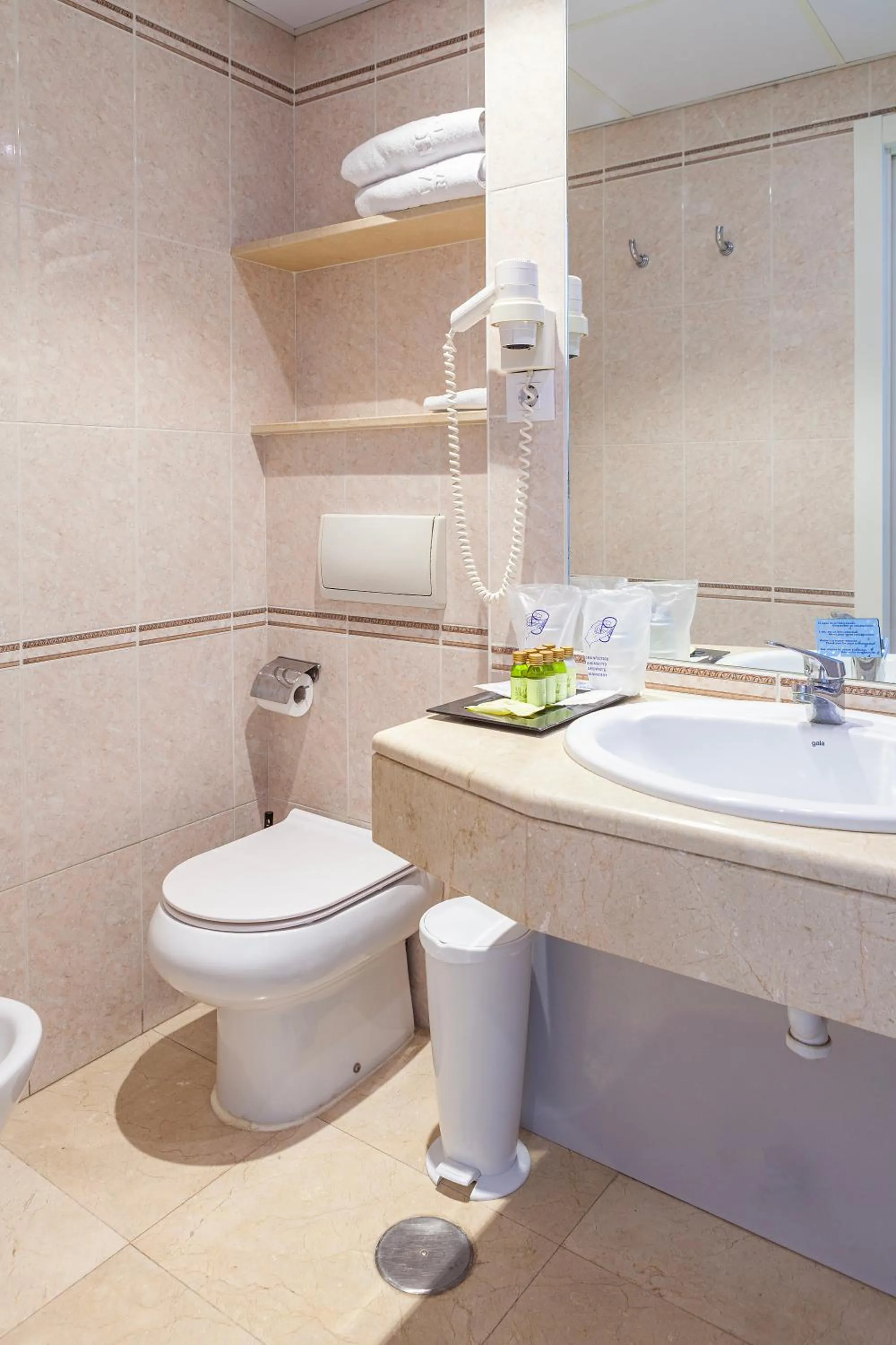 Bathroom in Hotel Alay - Adults Only Recommended