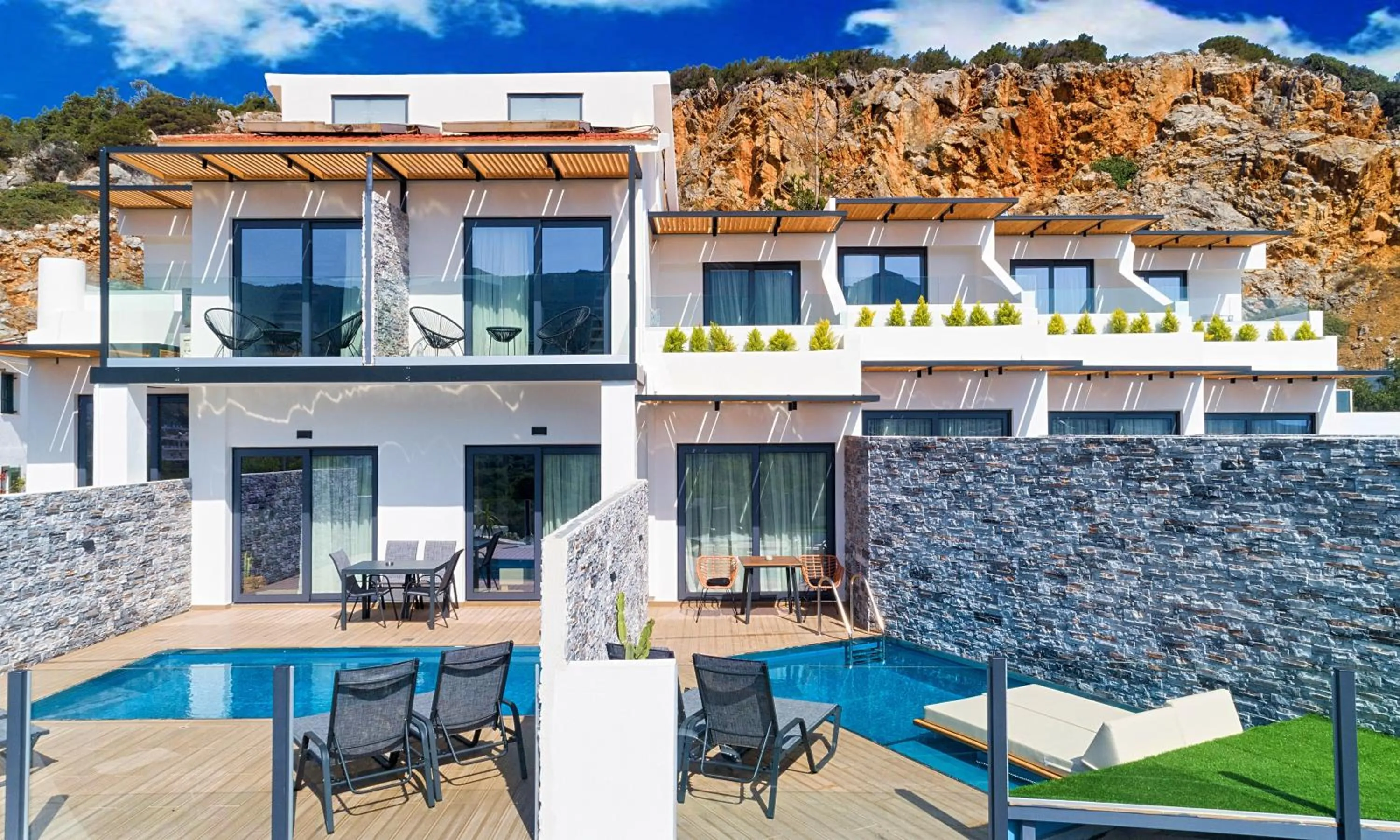 Property building in Aelia Suites