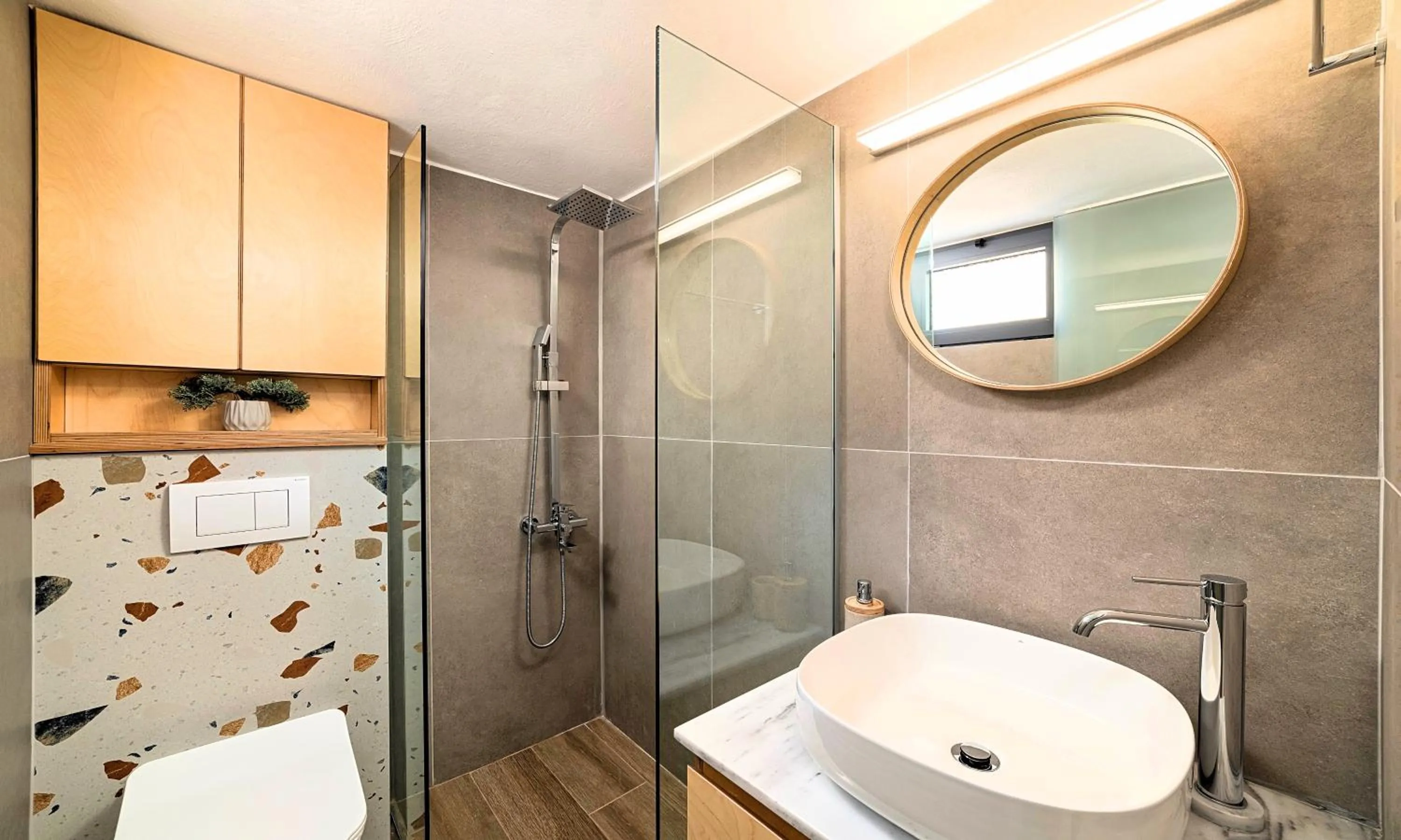 Shower in Aelia Suites