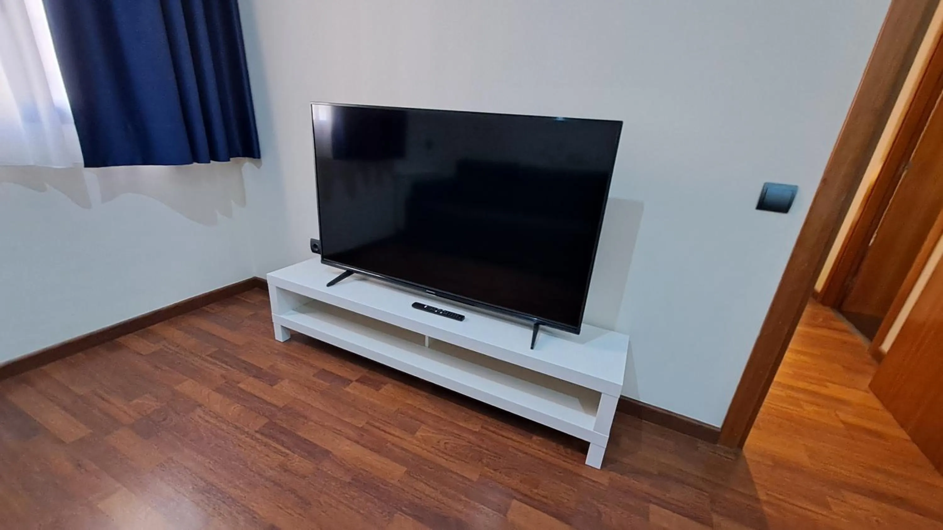 TV and multimedia in Hotel Suite Camarena