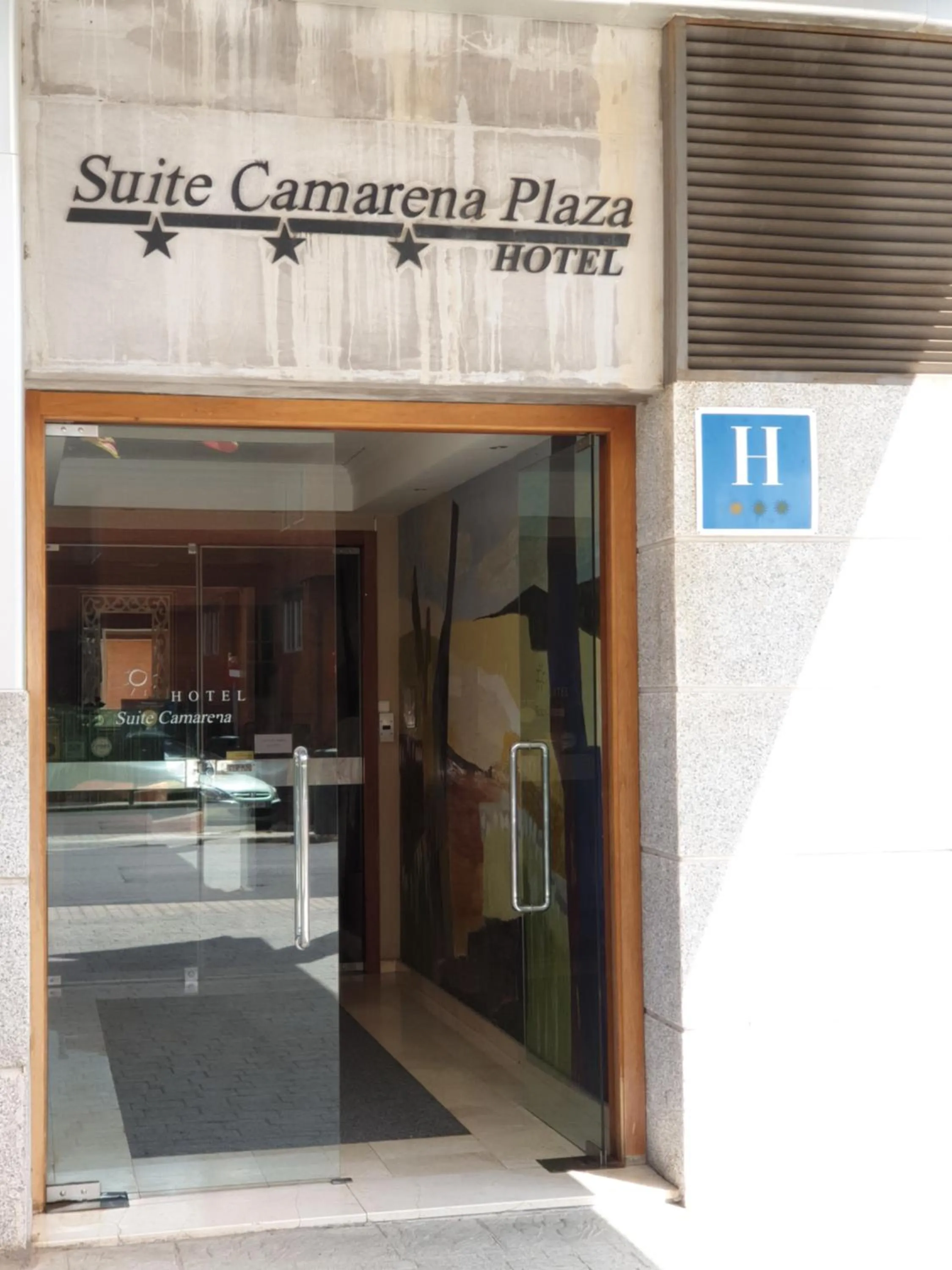 Facade/entrance in Hotel Suite Camarena