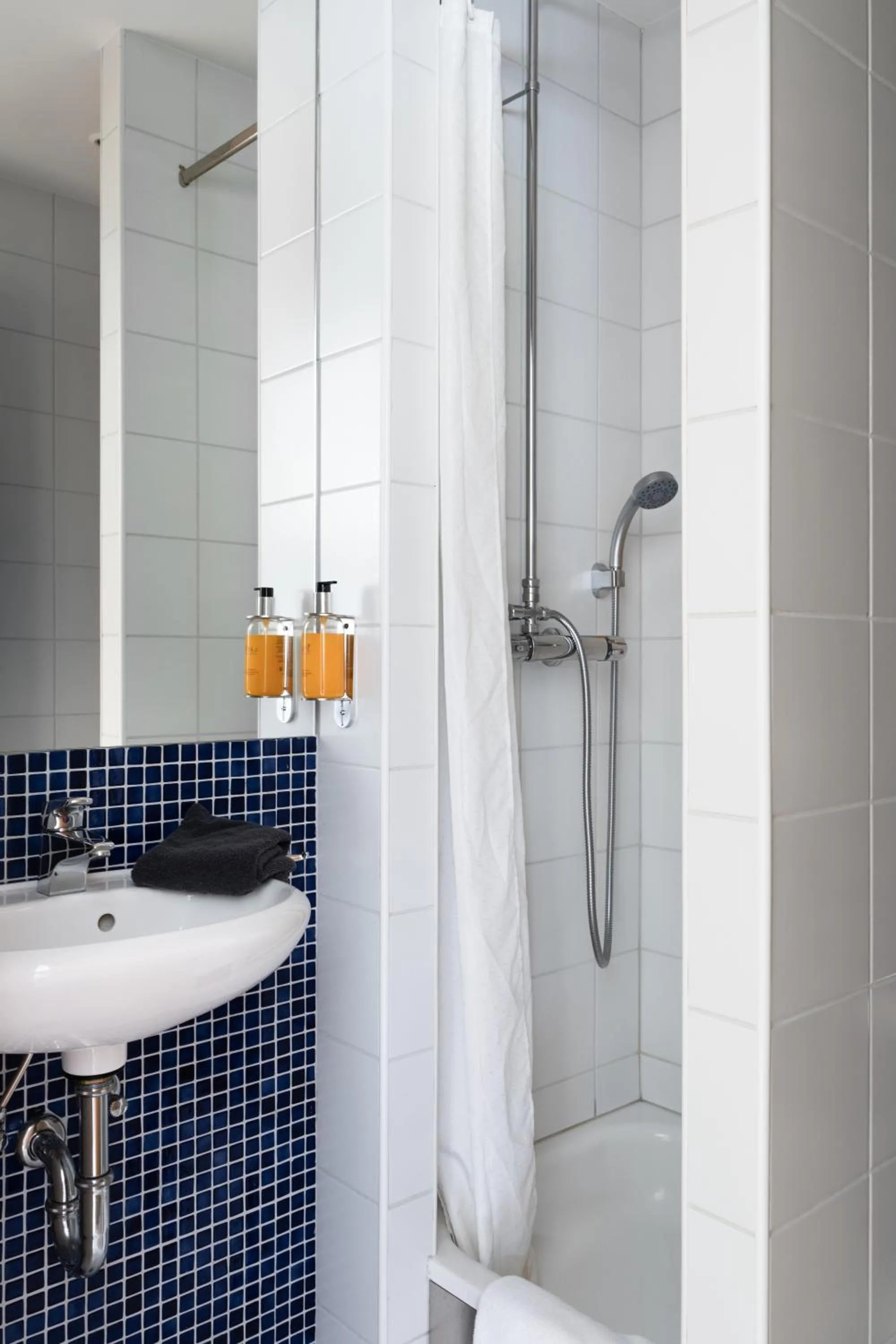 Shower in Dalahótel