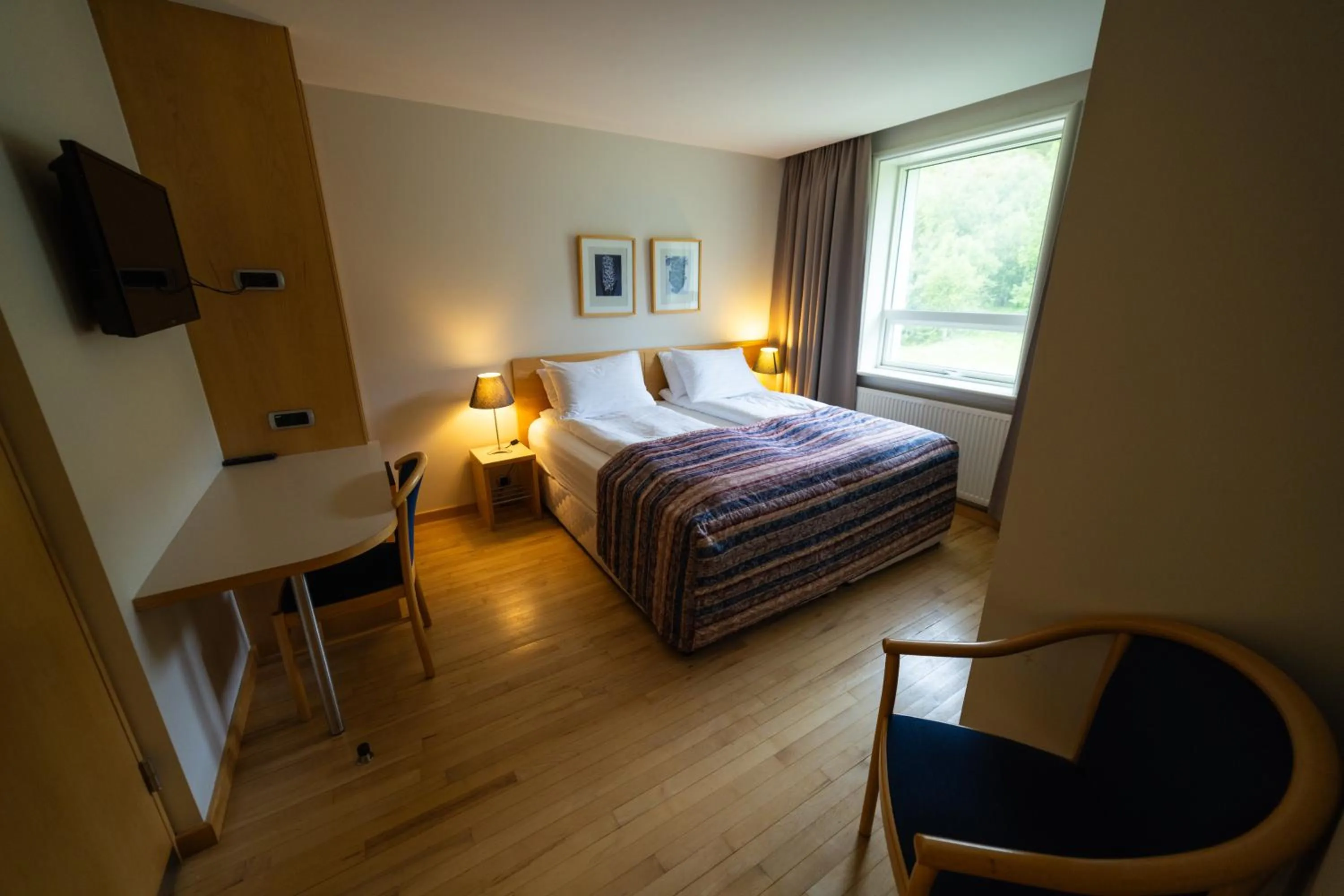 Property building, Bed in Dalahótel