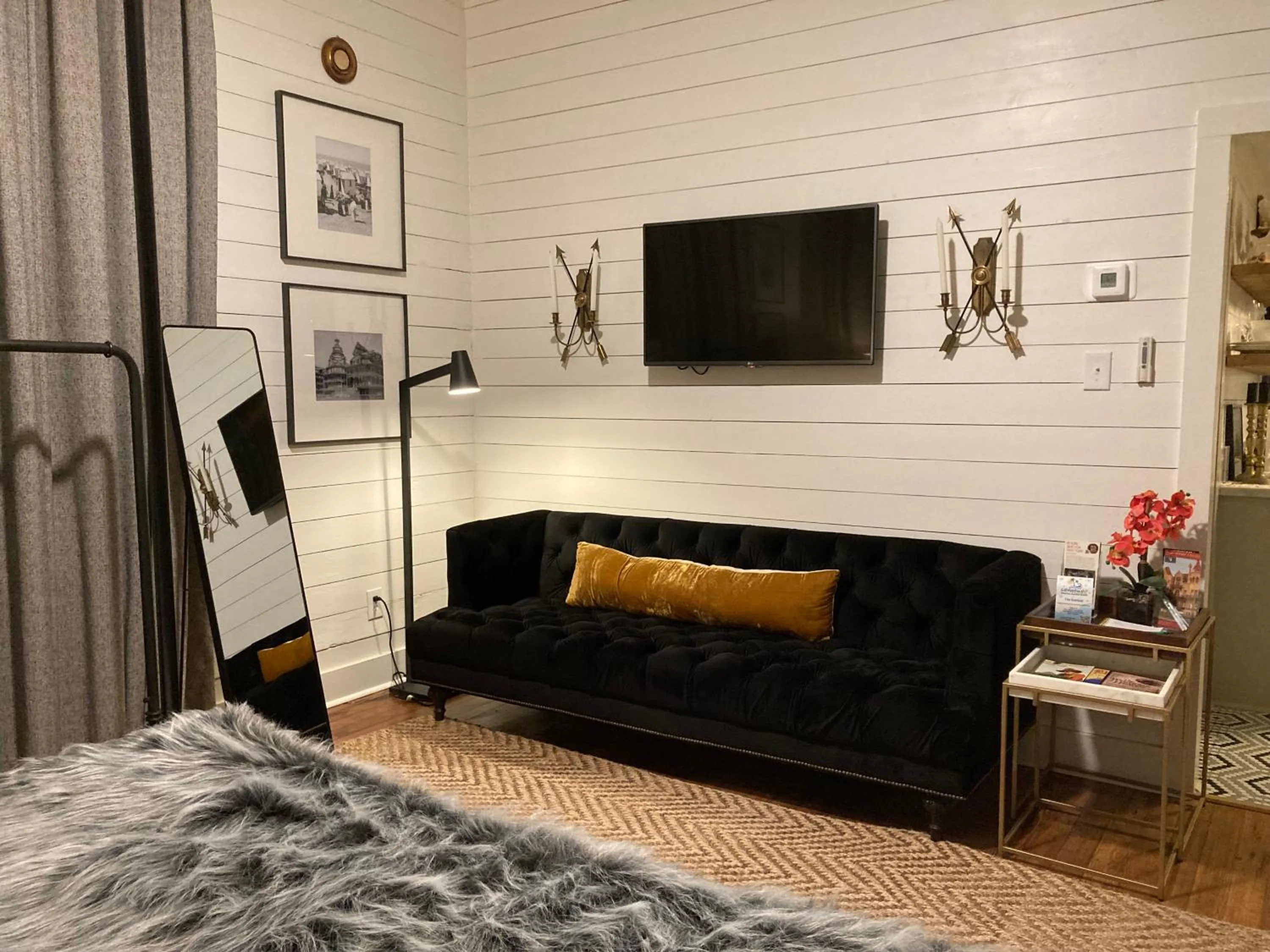 Communal lounge/ TV room in Coppersmith Inn Bed And Breakfast