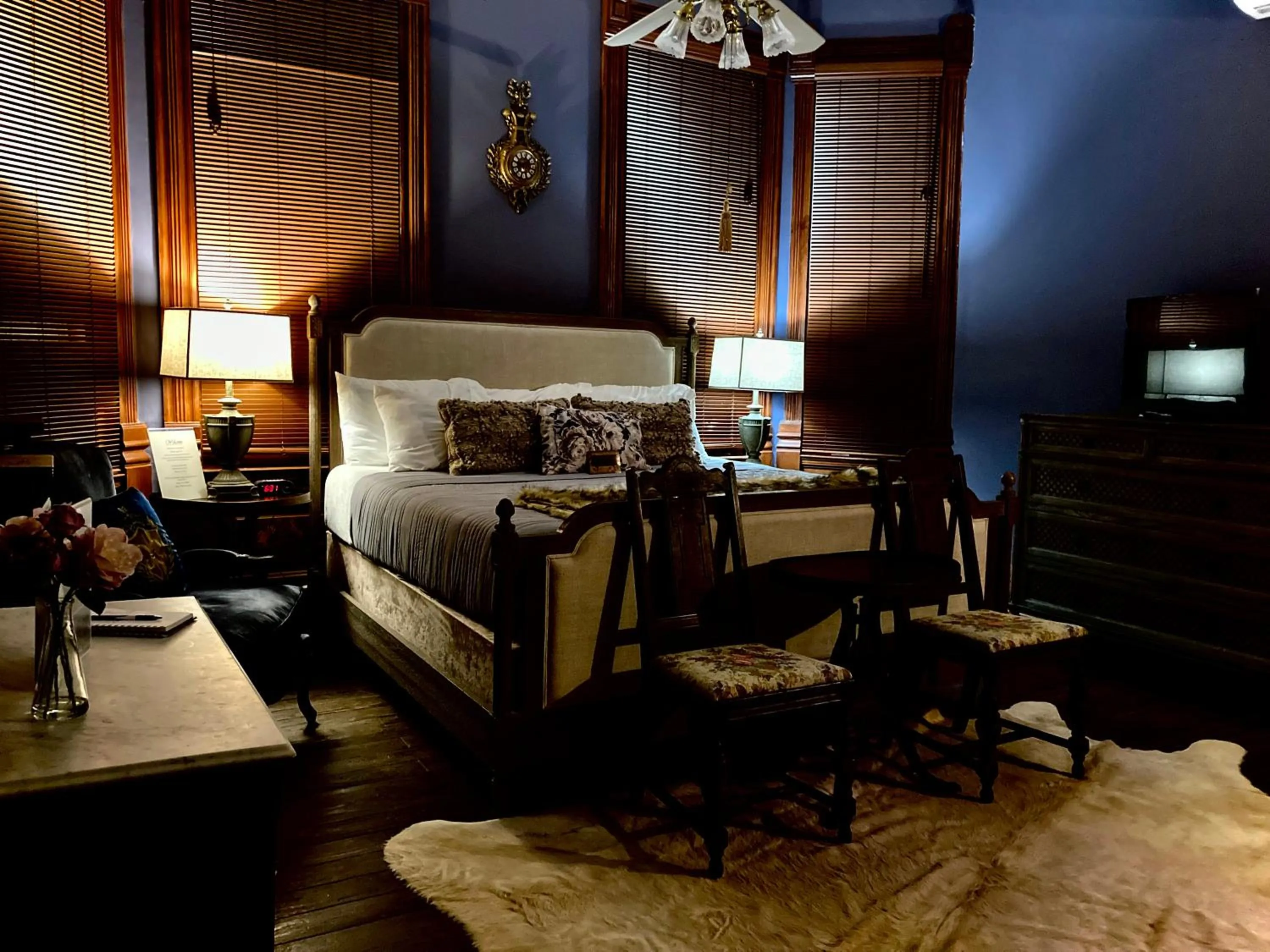 TV and multimedia, Bed in Coppersmith Inn Bed And Breakfast