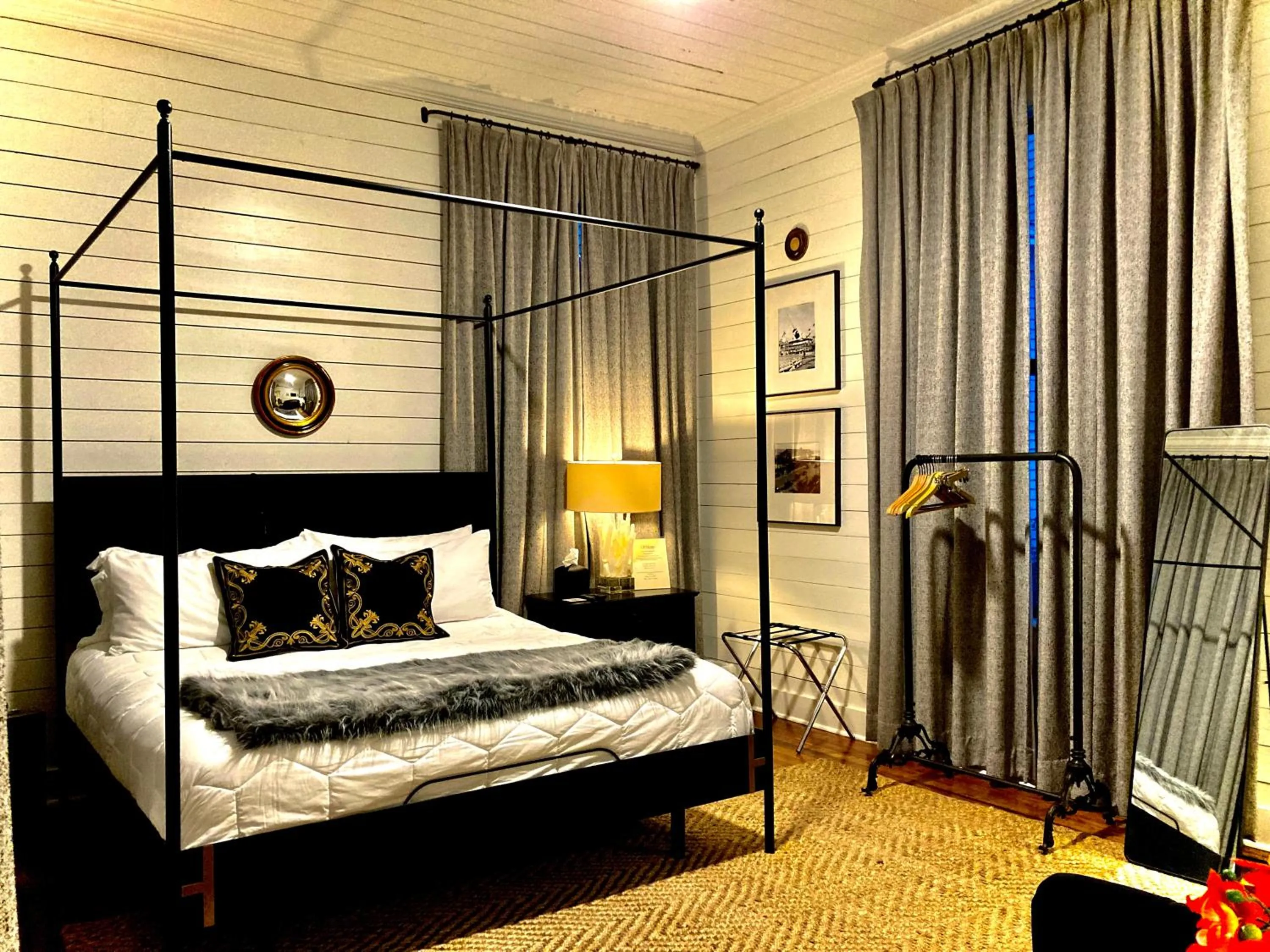 Bed in Coppersmith Inn Bed And Breakfast