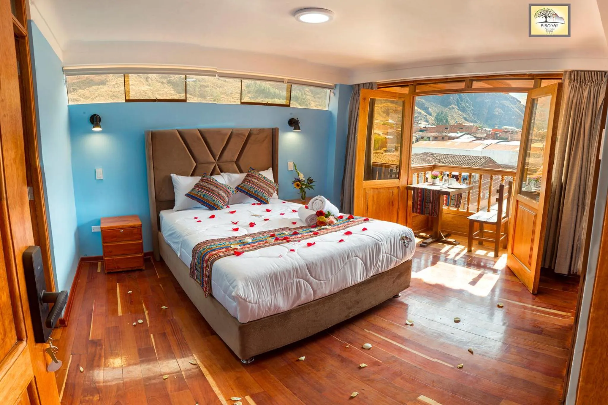 Balcony/Terrace, Bed in Pisonay Hotel