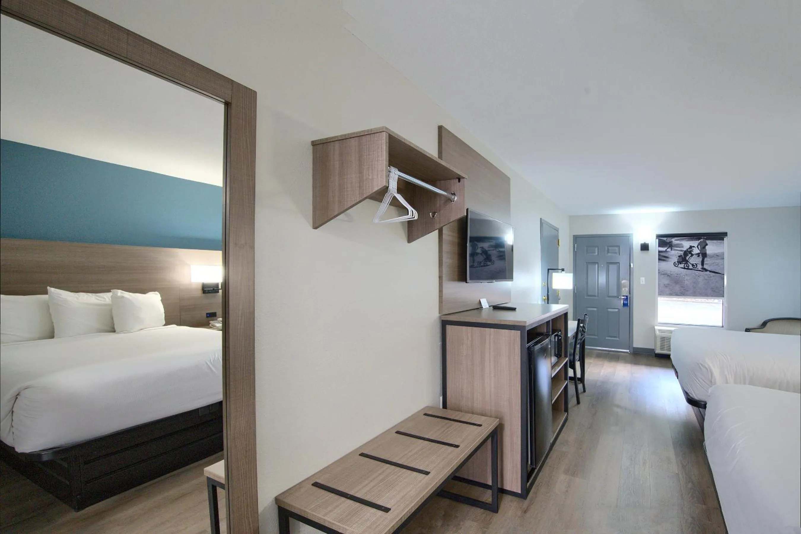 Photo of the whole room, Bed in Hot Springs Village Inn