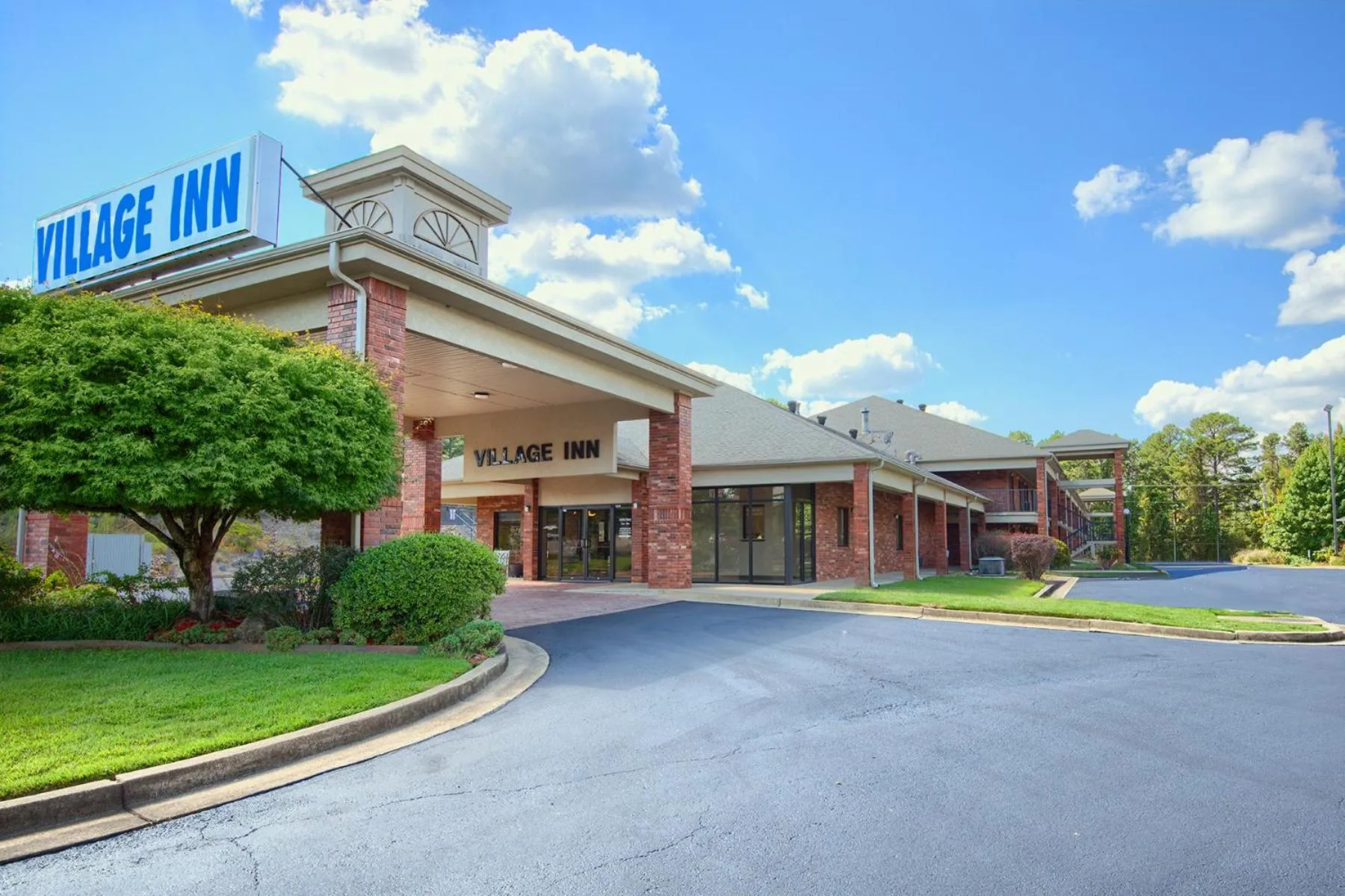 Property building in Hot Springs Village Inn
