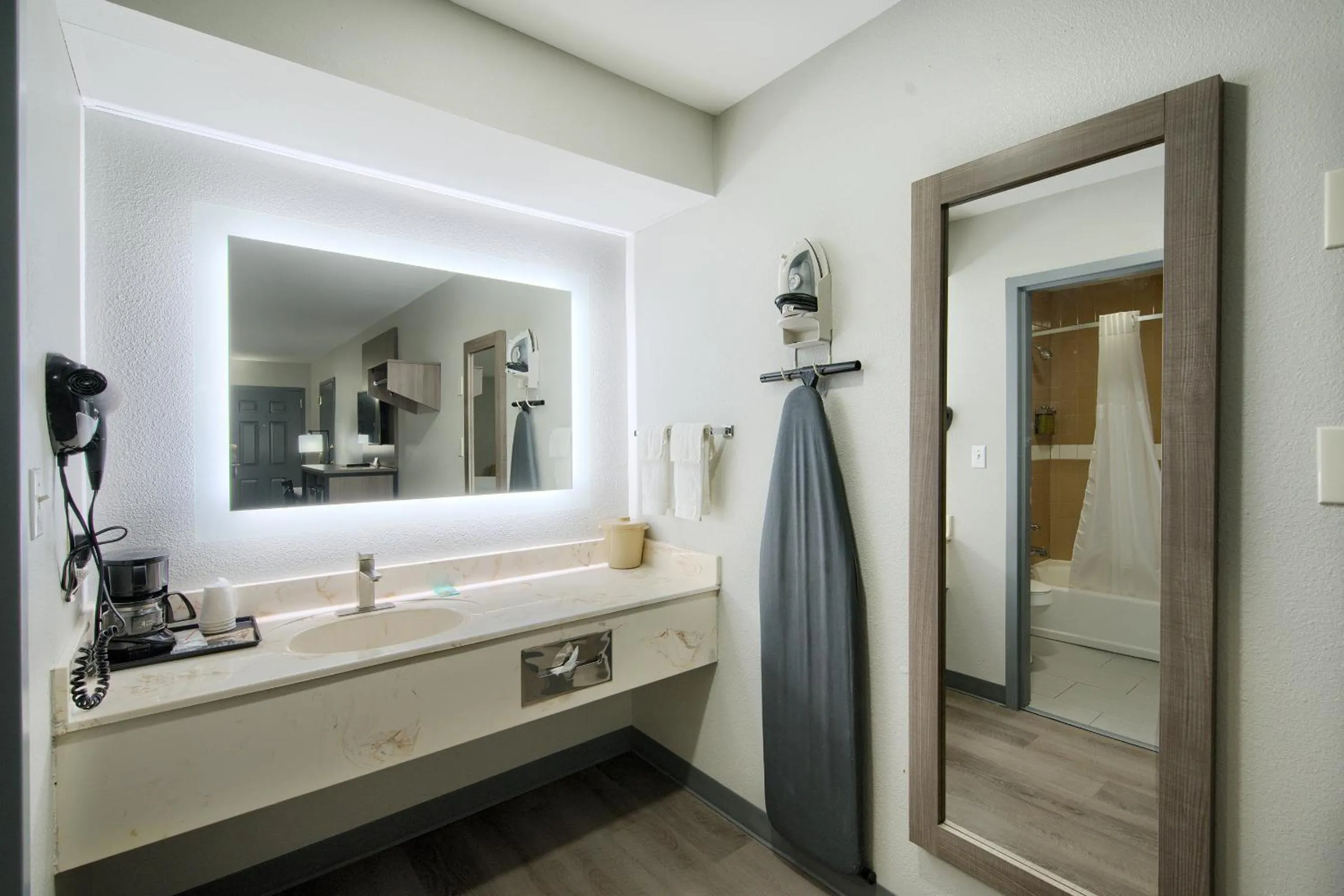 Bathroom in Hot Springs Village Inn