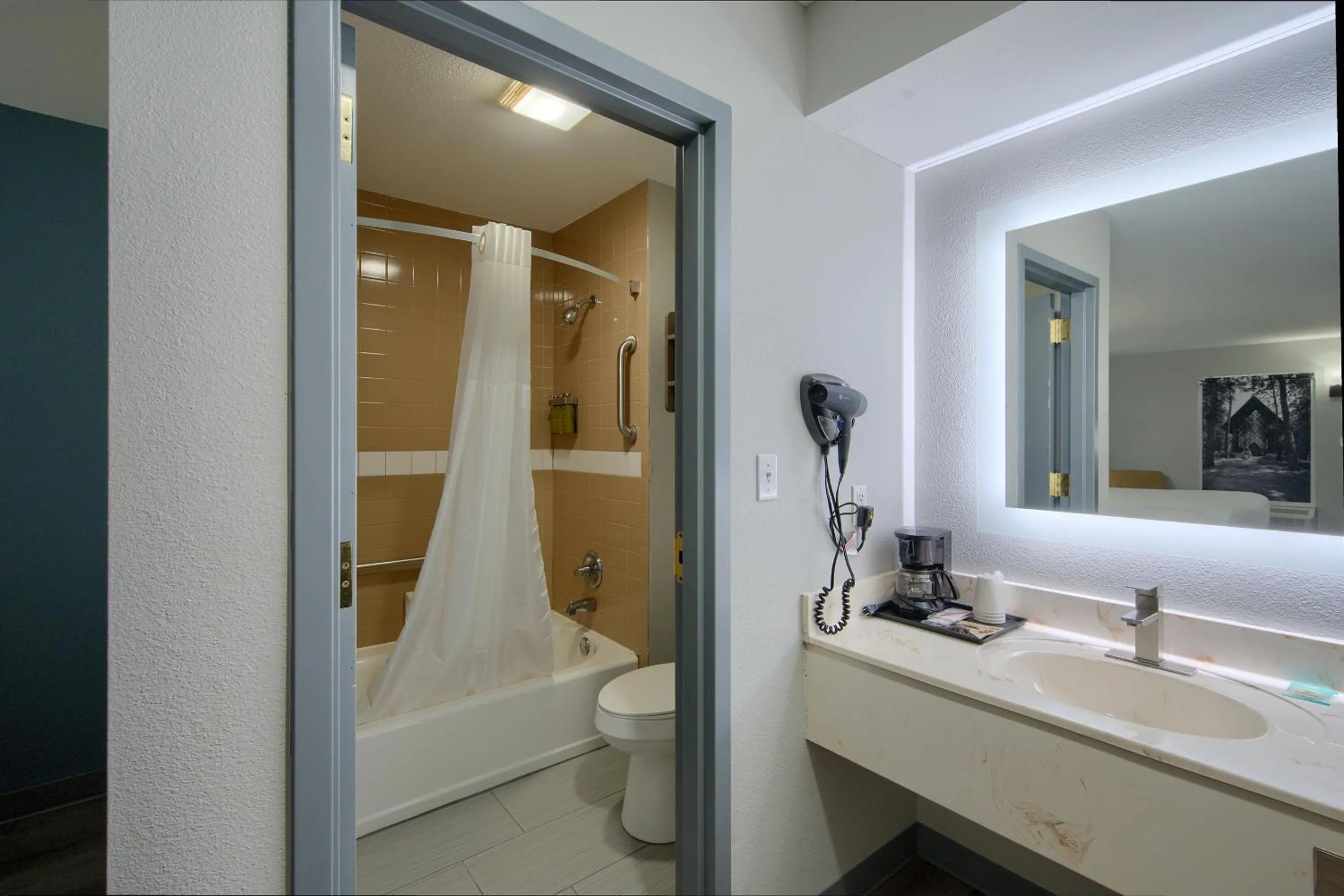 Bathroom in Hot Springs Village Inn