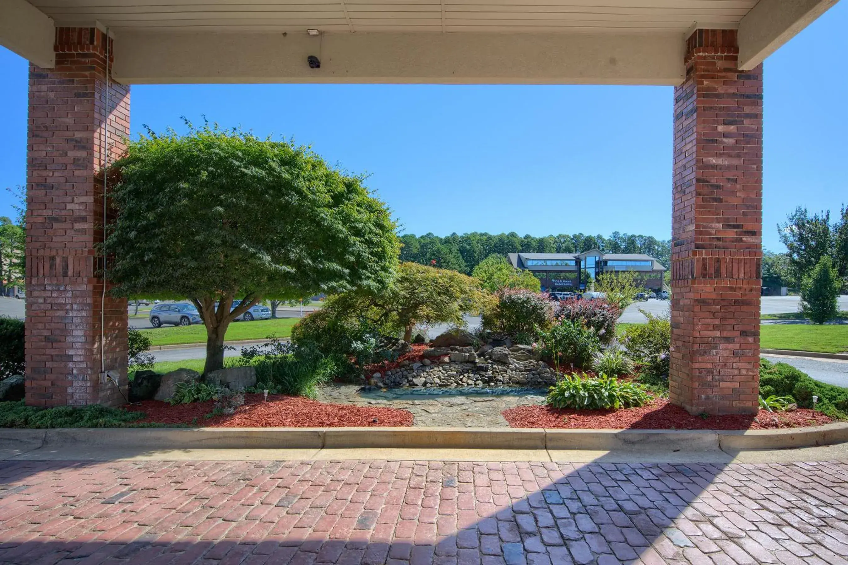 Property building in Hot Springs Village Inn Property building in Hot Springs Village Inn