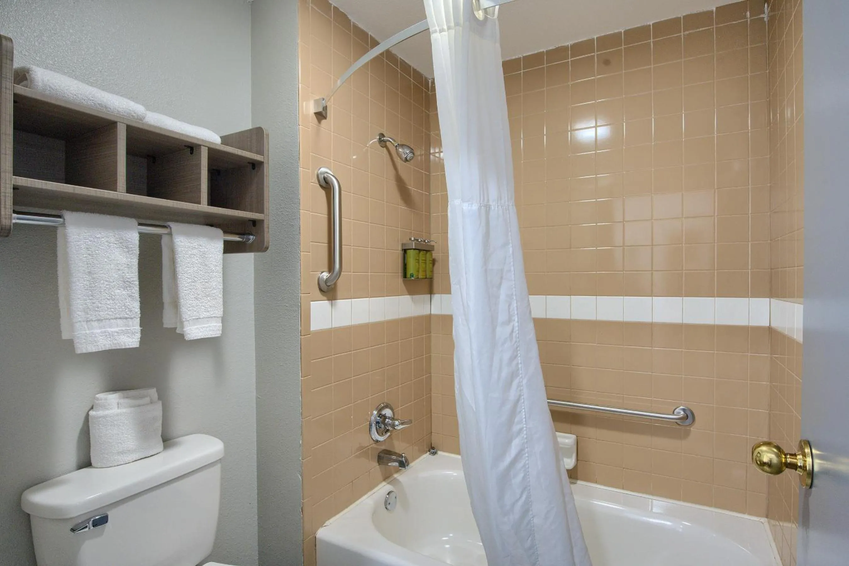 Bathroom in Hot Springs Village Inn