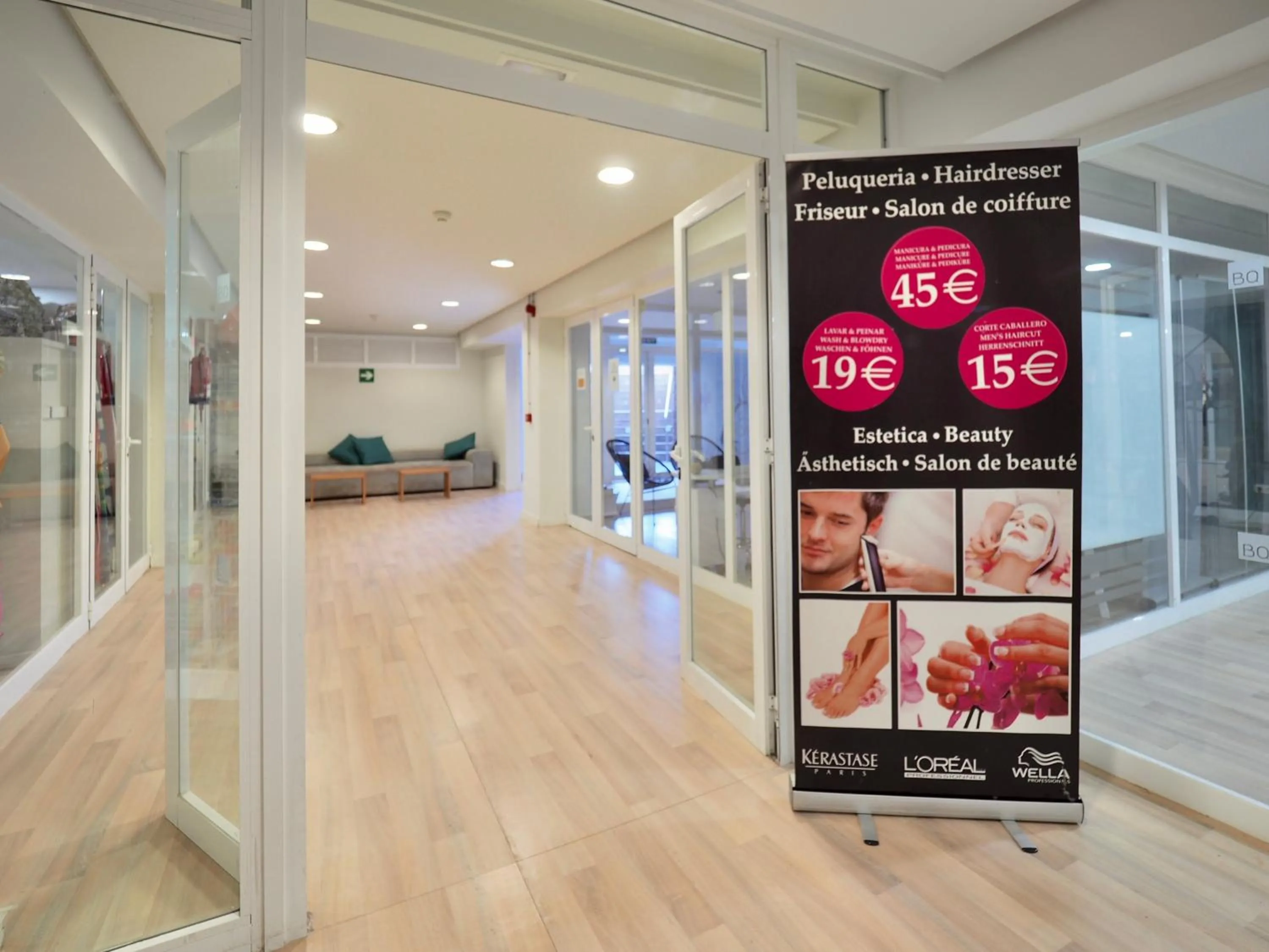 hair dresser in BQ Belvedere Hotel