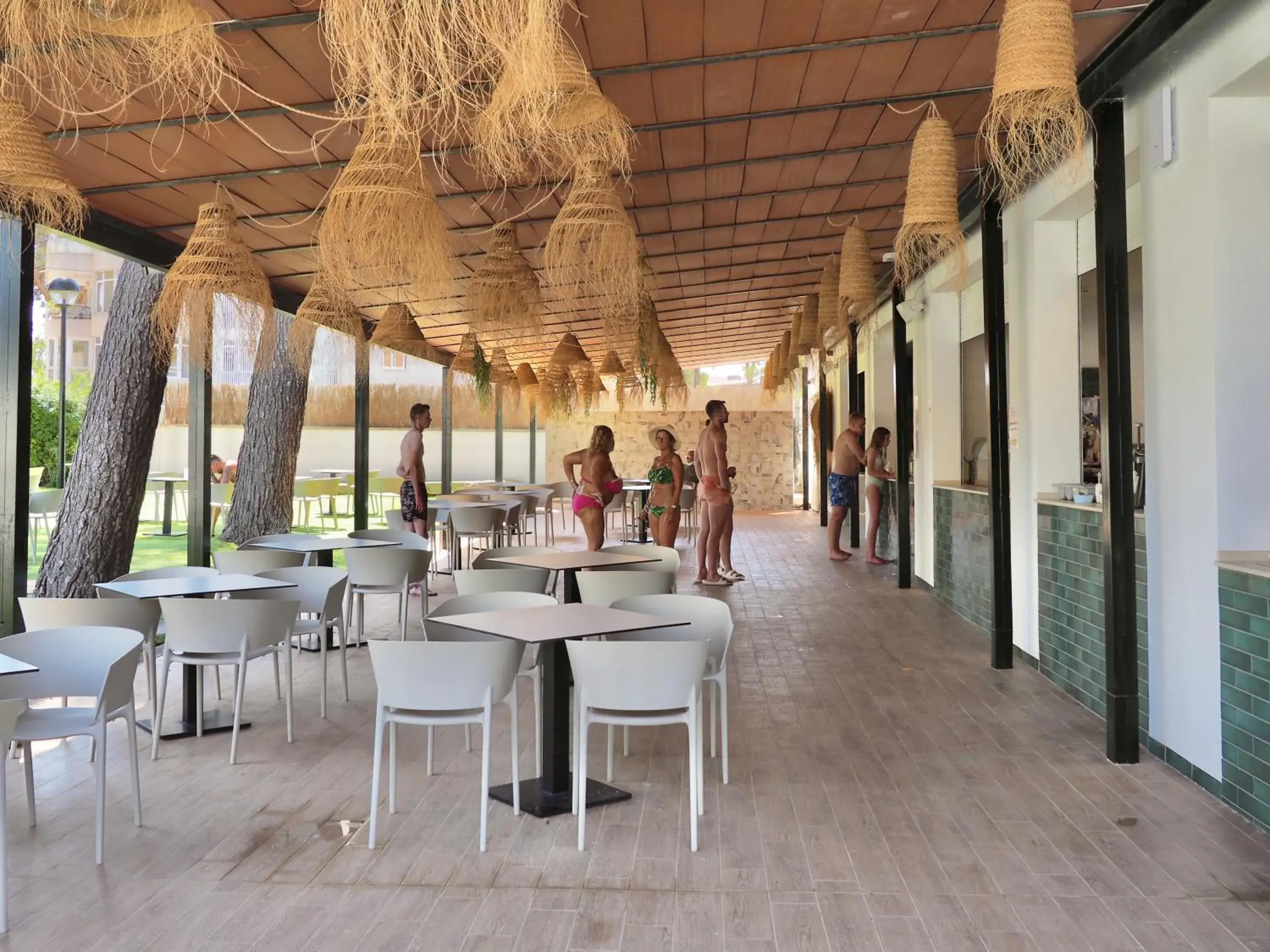 Restaurant/places to eat in BQ Belvedere Hotel Restaurant/places to eat in BQ Belvedere Hotel