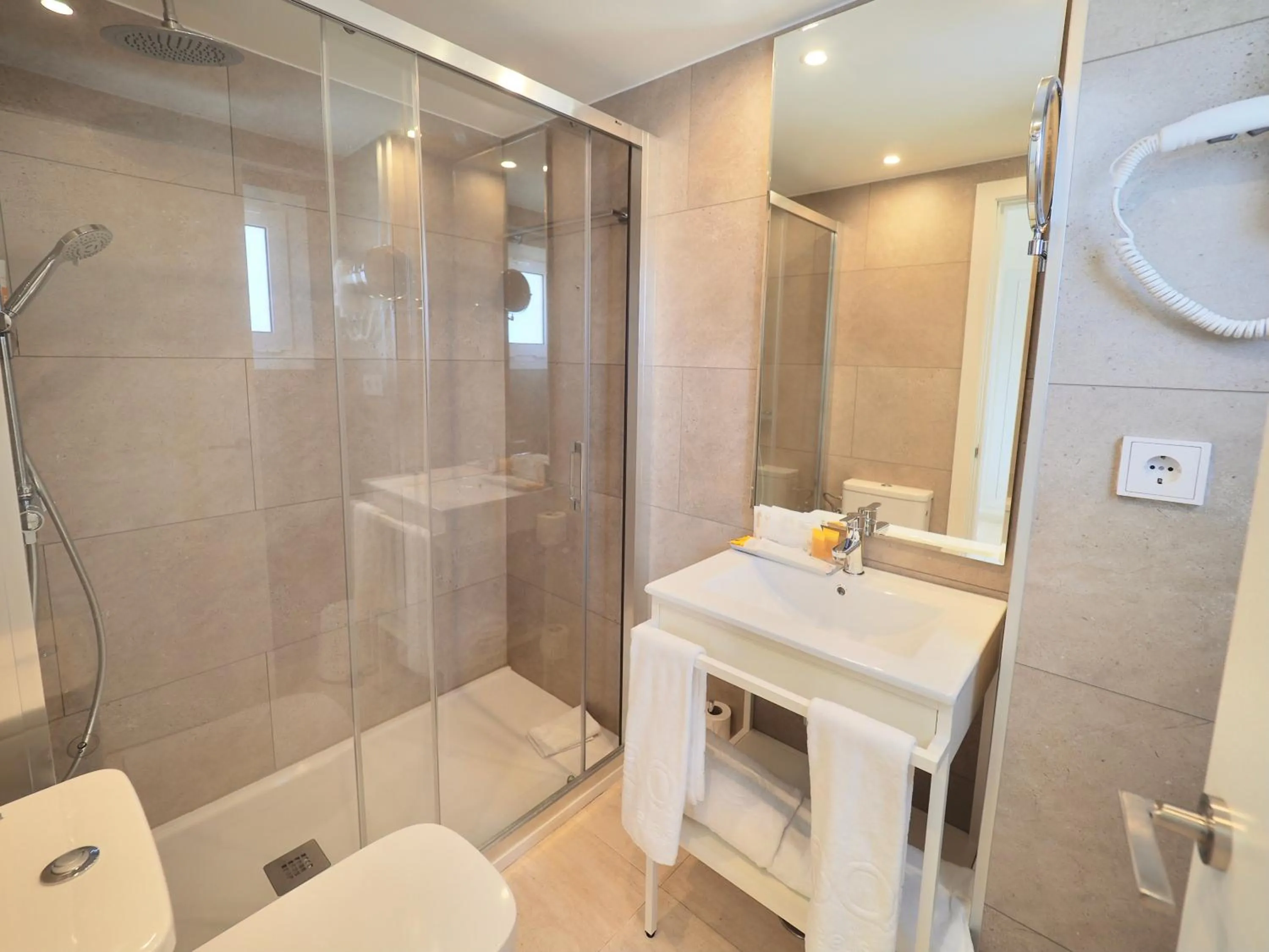 Bathroom in BQ Belvedere Hotel