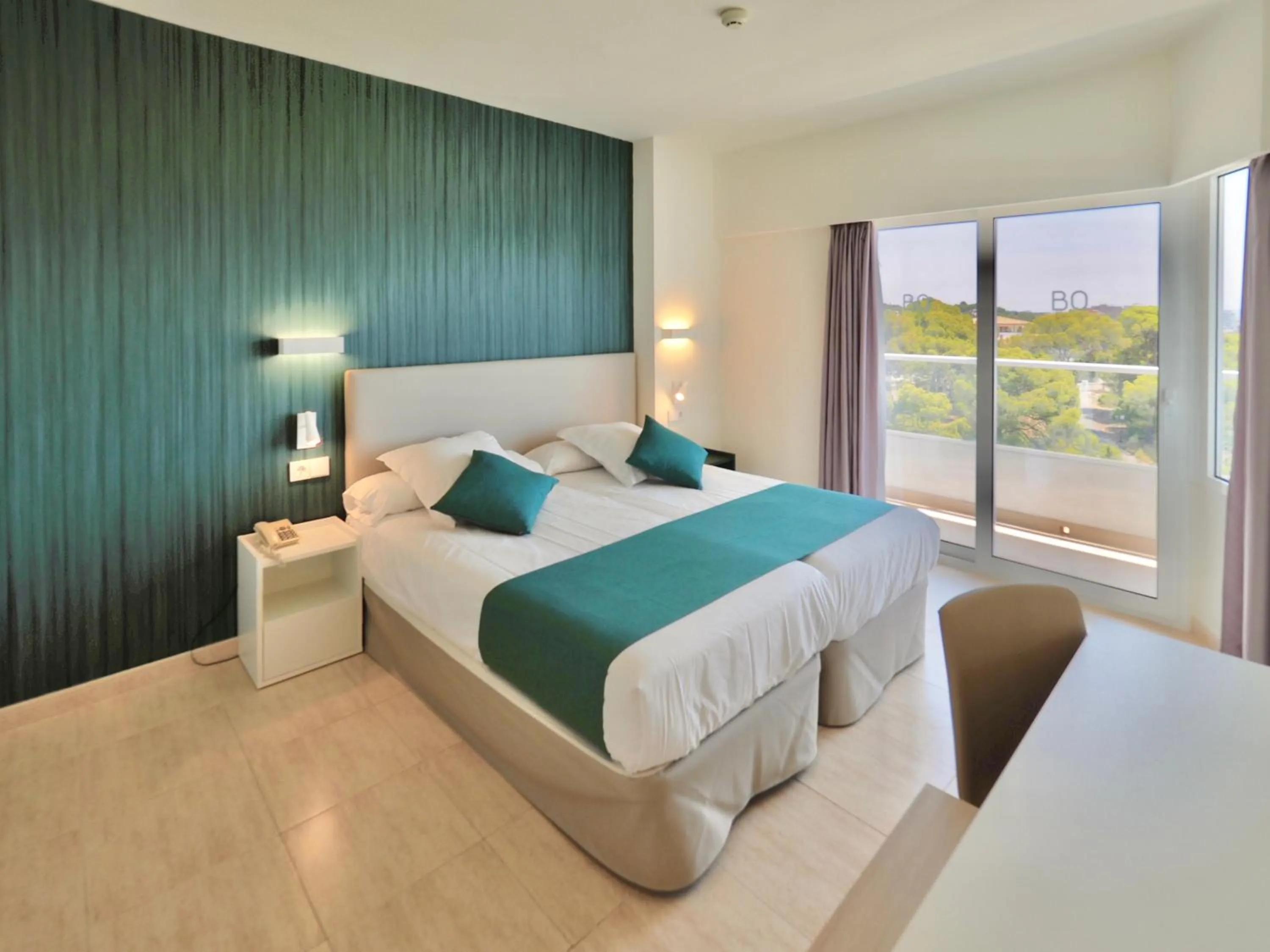 Bedroom, Bed in BQ Belvedere Hotel