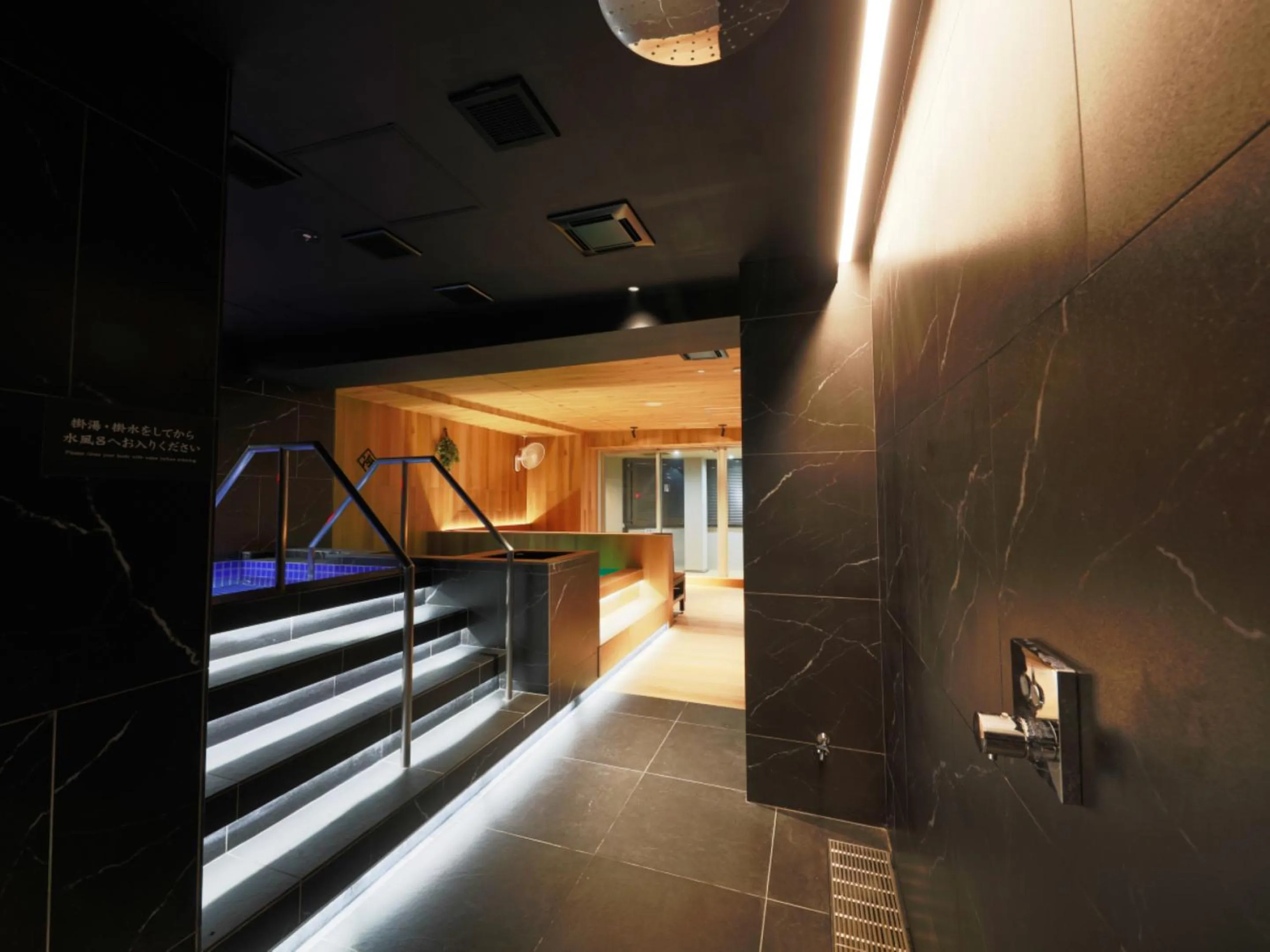 Sauna in Rembrandt Cabin & Spa Shimbashi - Caters to Men