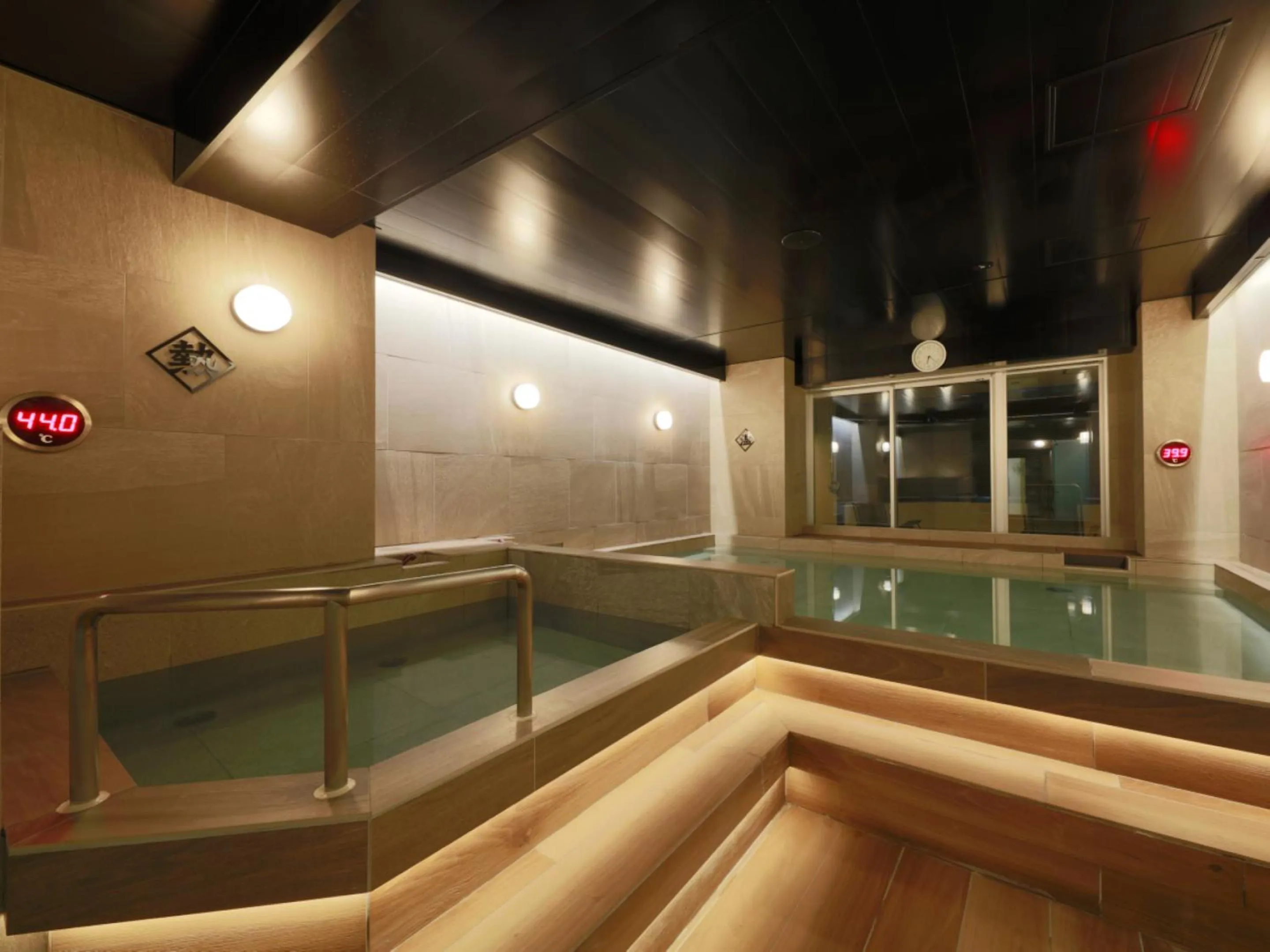 Public Bath in Rembrandt Cabin & Spa Shimbashi - Caters to Men
