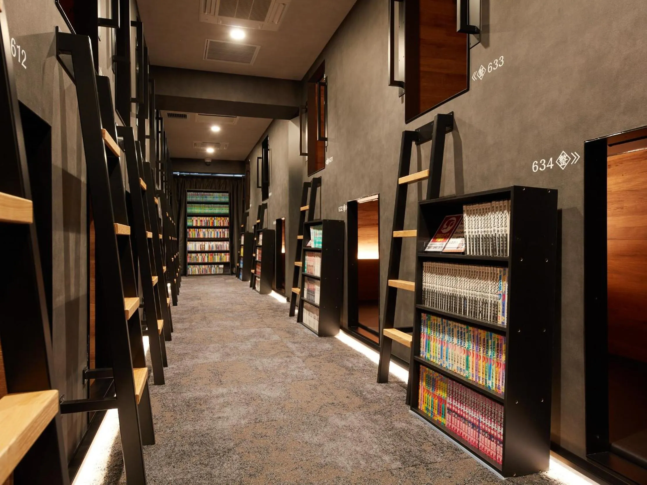 Bedroom in Rembrandt Cabin & Spa Shimbashi - Caters to Men