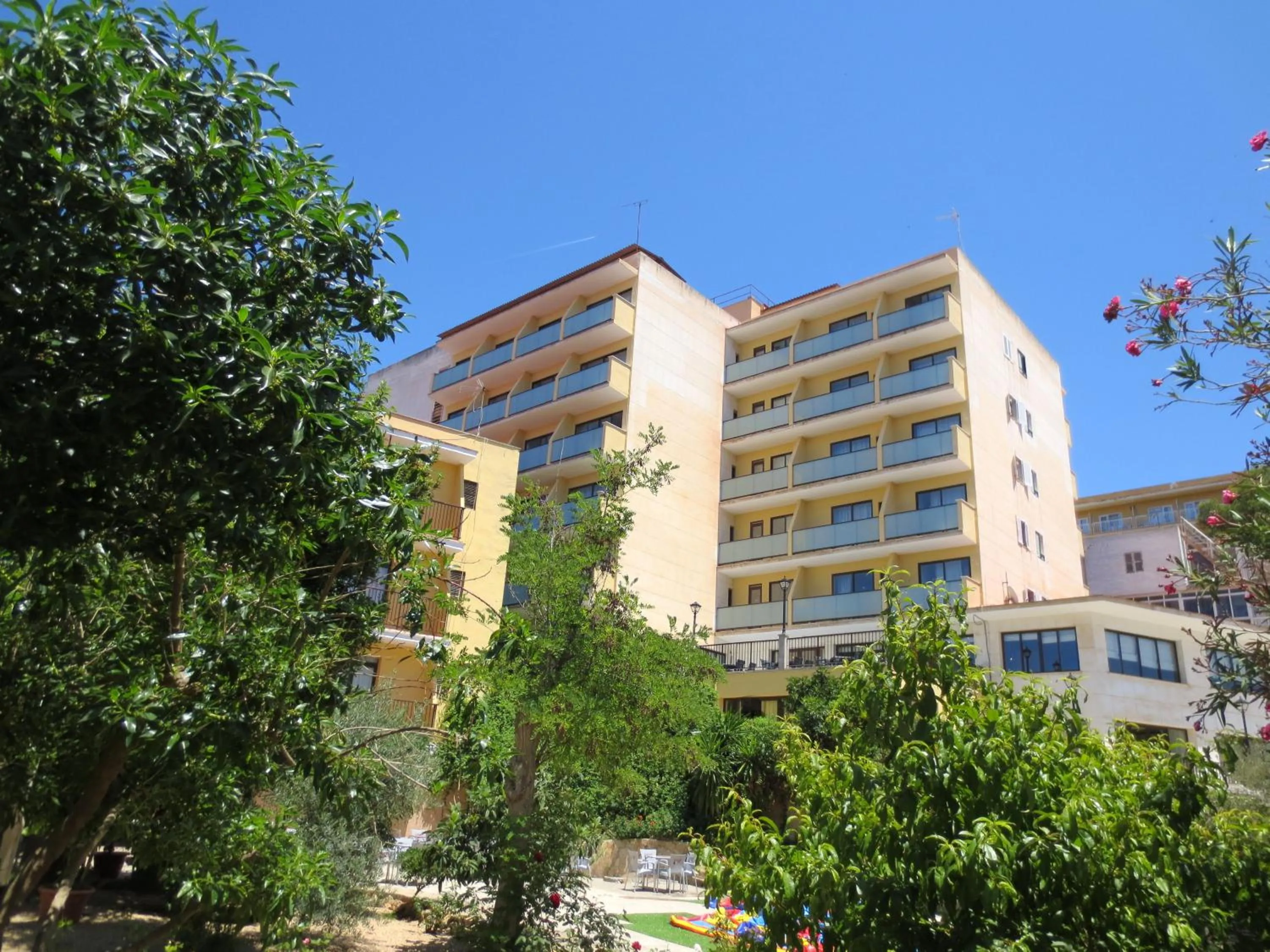 Property building in Hotel Amazonas