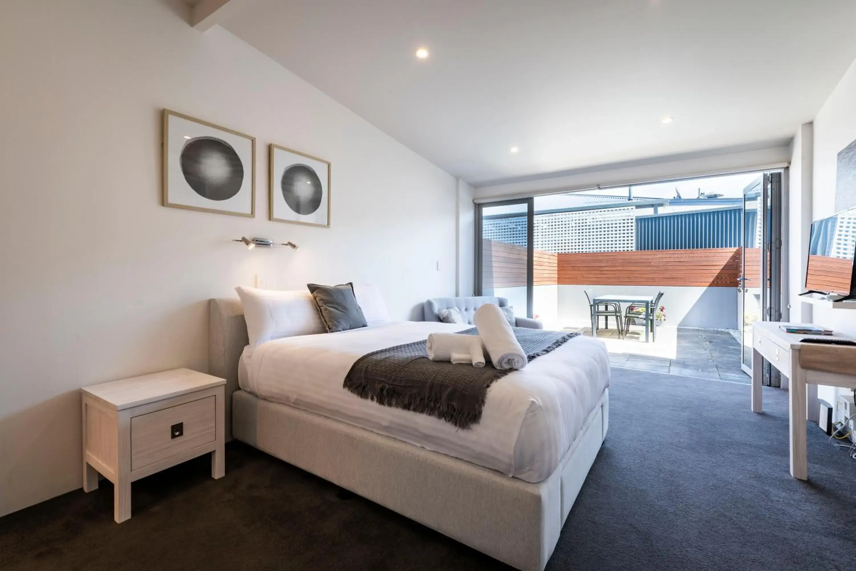 Studio Apartment - 5 Minutes to Hobart CBD - Free Parking - Free WIFI Studio Apartment - 5 Minutes to Hobart CBD - Free Parking - Free WIFI