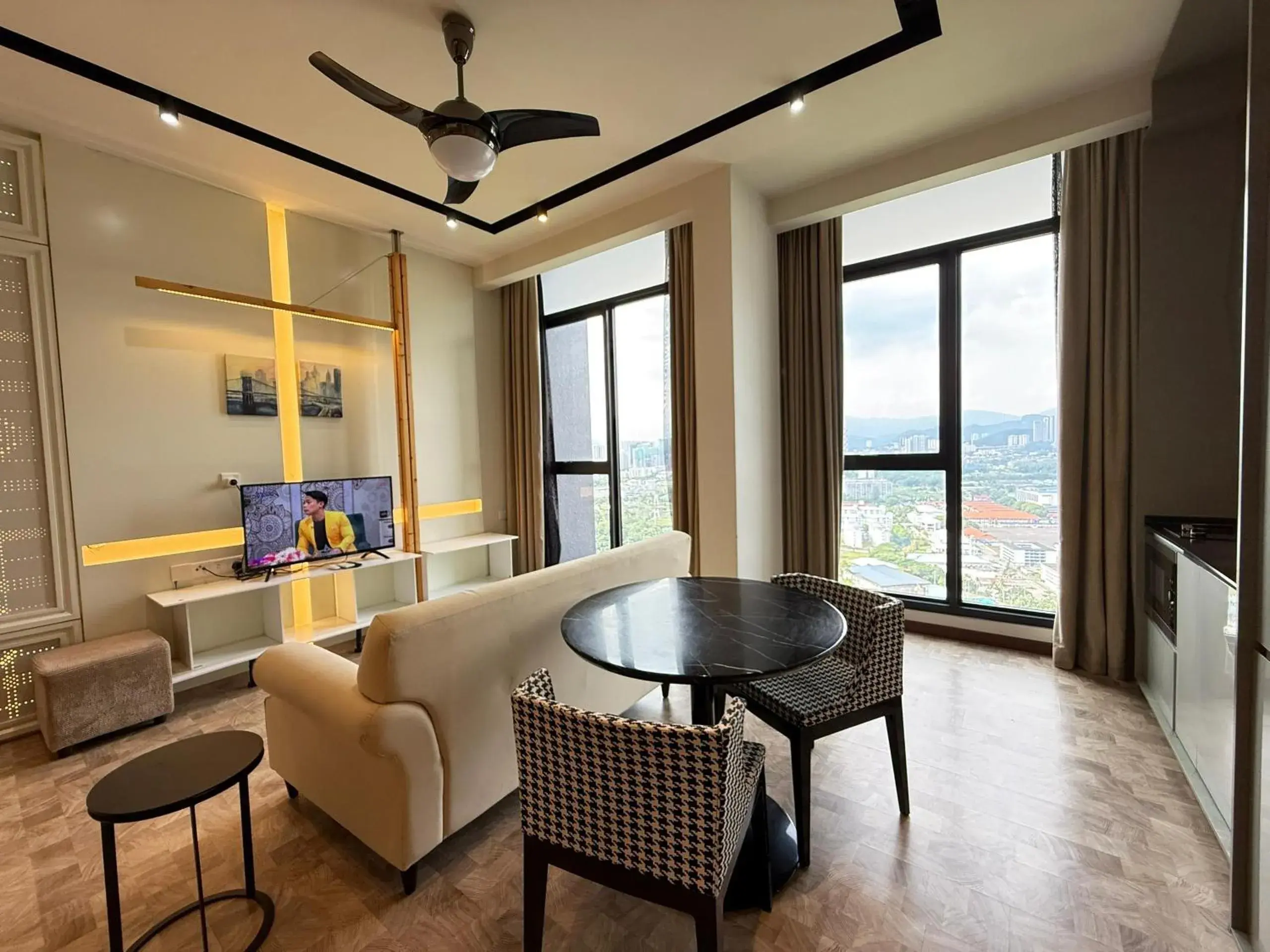 Deluxe King Suite in Expressionz Professional Suites by AURORA SUMMER SUITES Deluxe King Suite in Expressionz Professional Suites by AURORA SUMMER SUITES