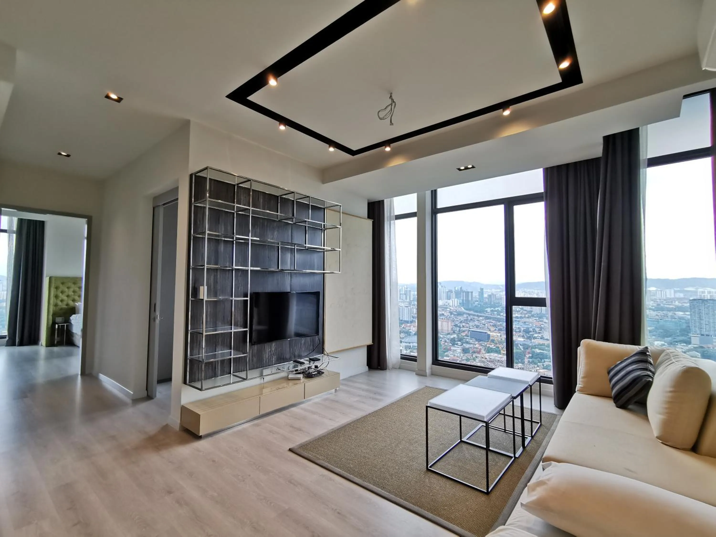 Expressionz Professional Suites by AURORA SUMMER SUITES