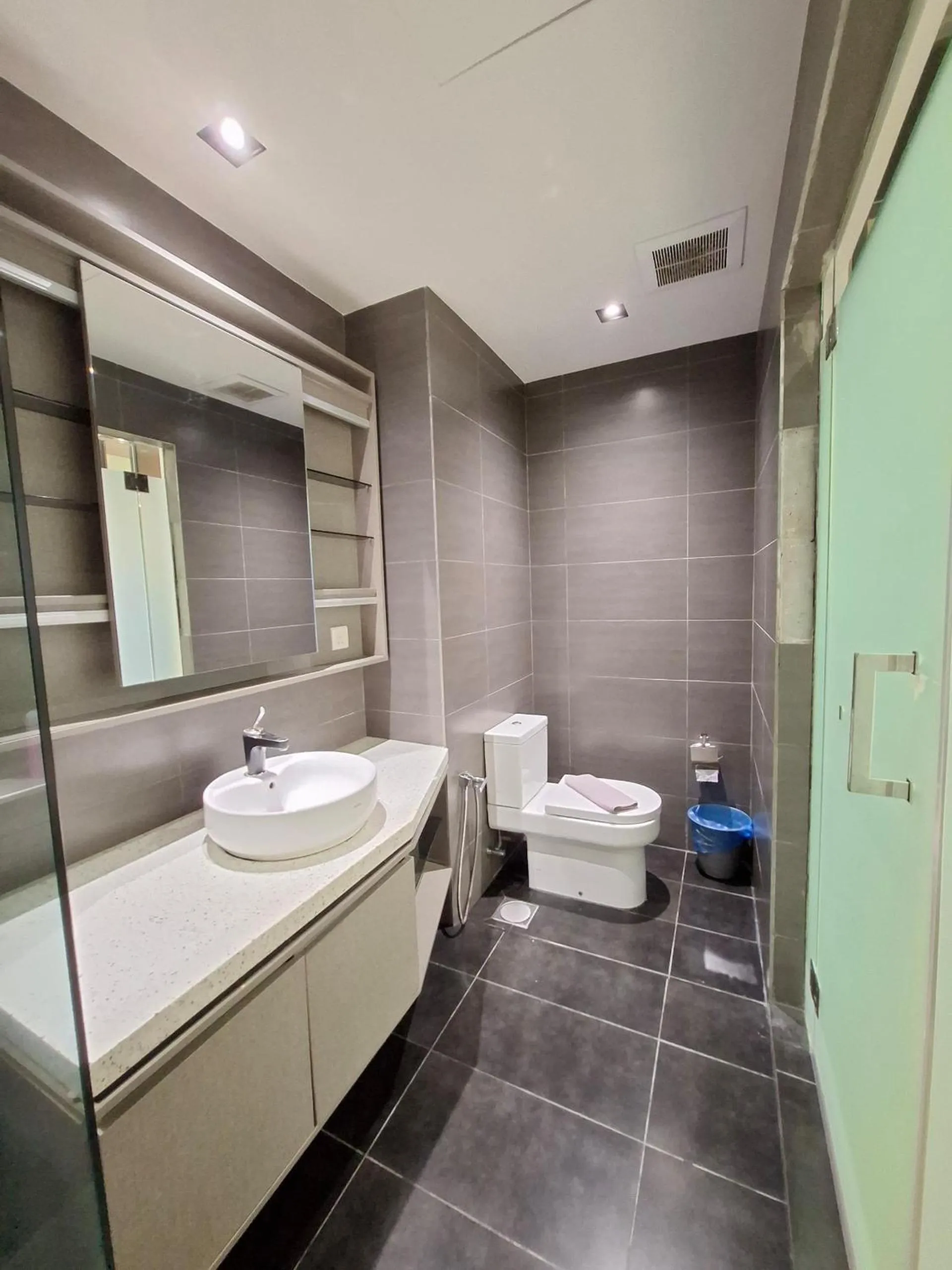 Expressionz Professional Suites by AURORA SUMMER SUITES