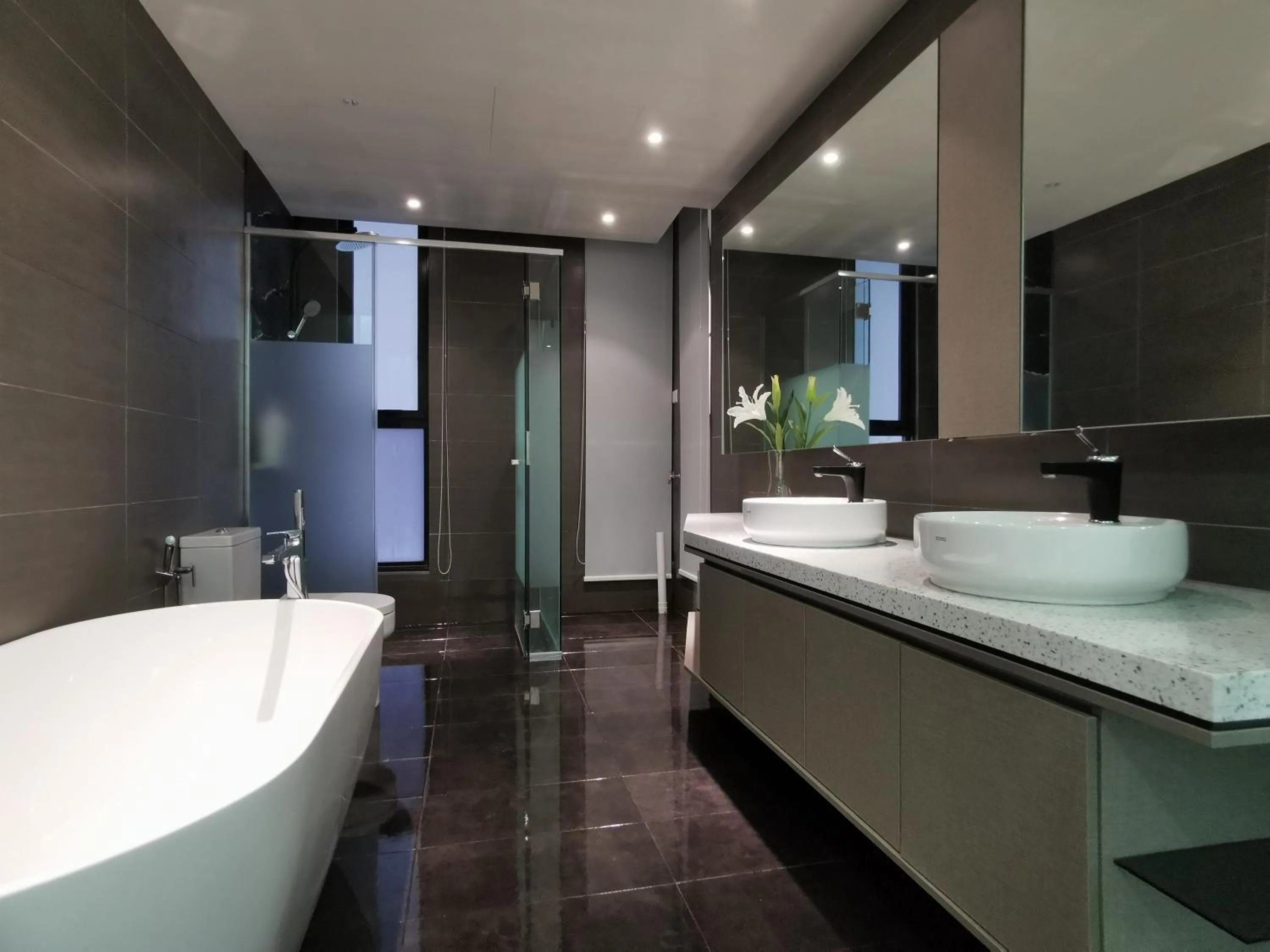 Expressionz Professional Suites by AURORA SUMMER SUITES