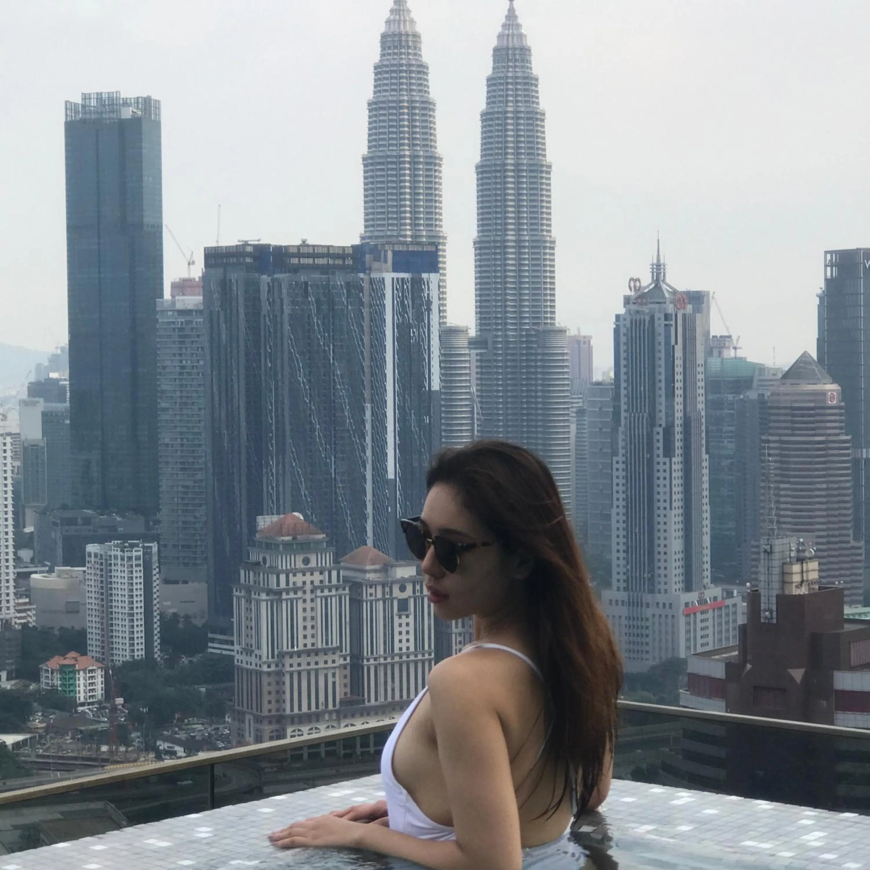 Expressionz Professional Suites by AURORA SUMMER SUITES