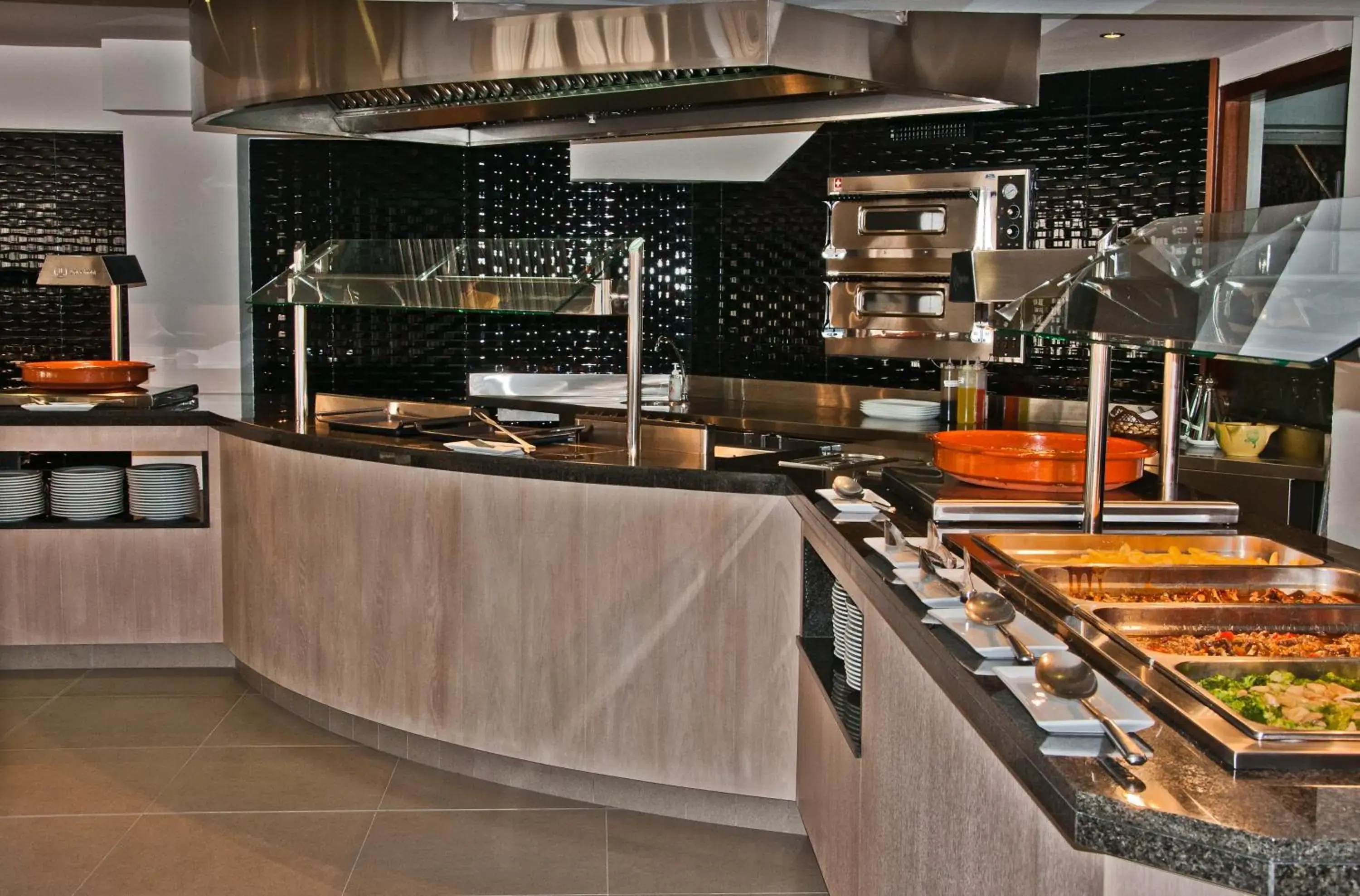 Restaurant/places to eat in BQ Apolo Hotel Restaurant/places to eat in BQ Apolo Hotel