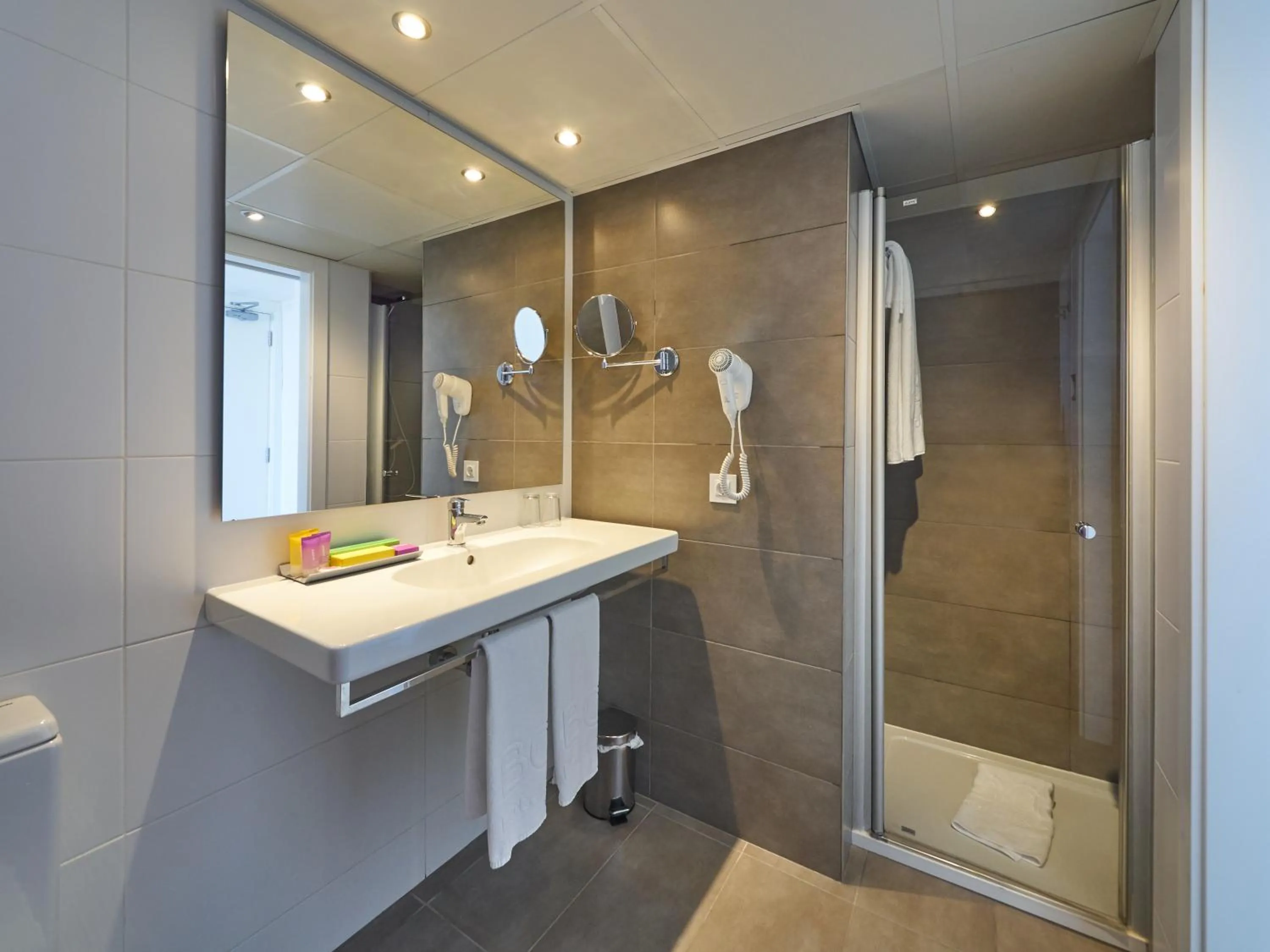 Bathroom in BQ Apolo Hotel